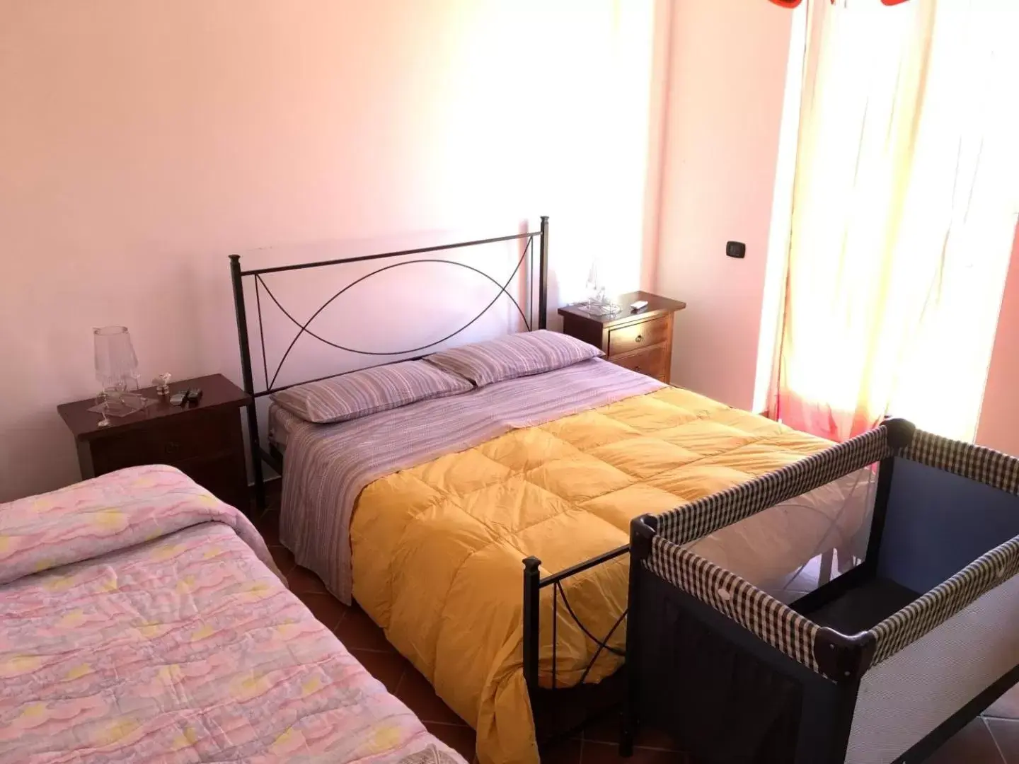 Basic Triple Room - single occupancy in B&B Villa zia Febronia Basic Triple Room - single occupancy in B&B Villa zia Febronia