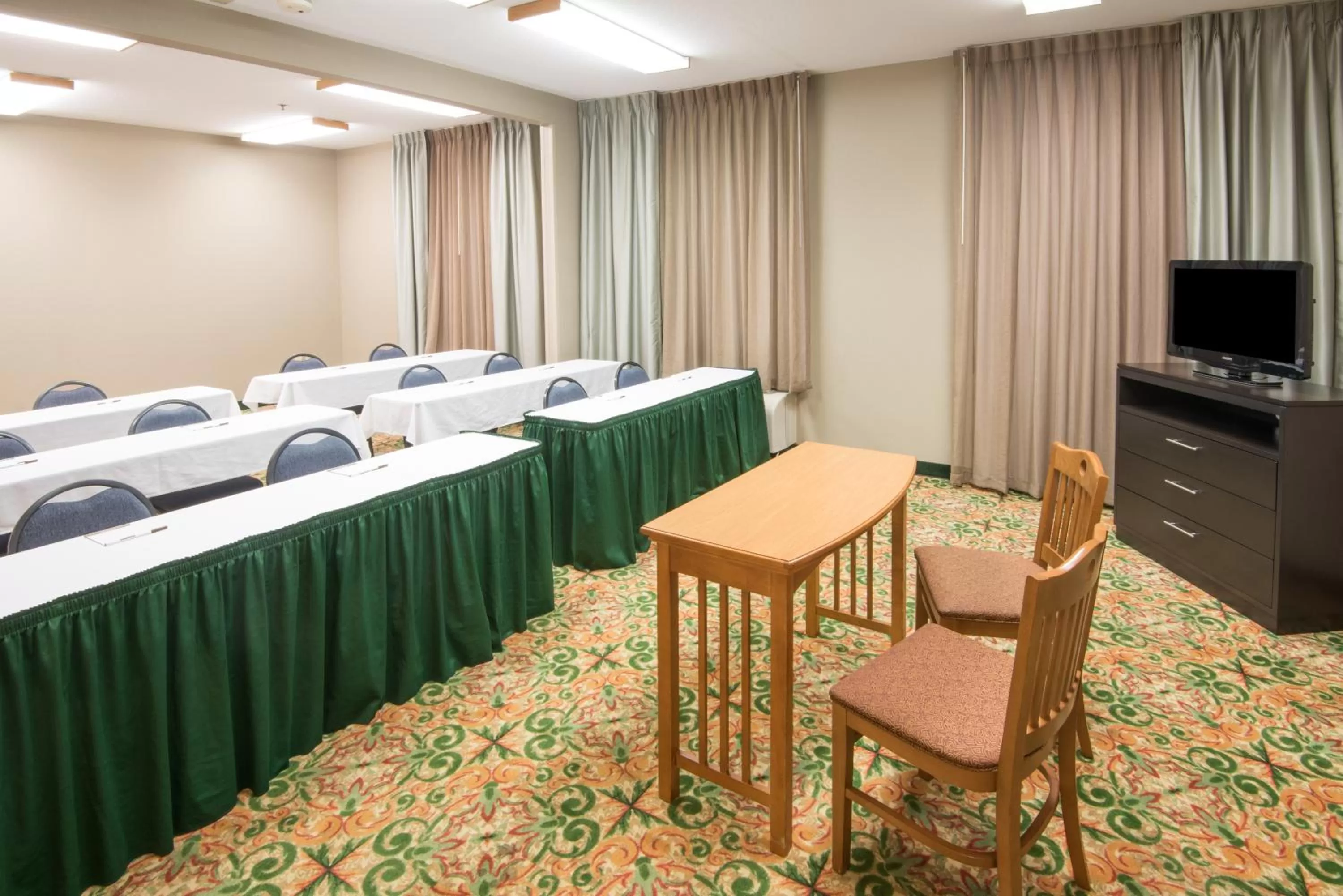 Meeting/conference room in Staybridge Suites Columbus-Airport by IHG