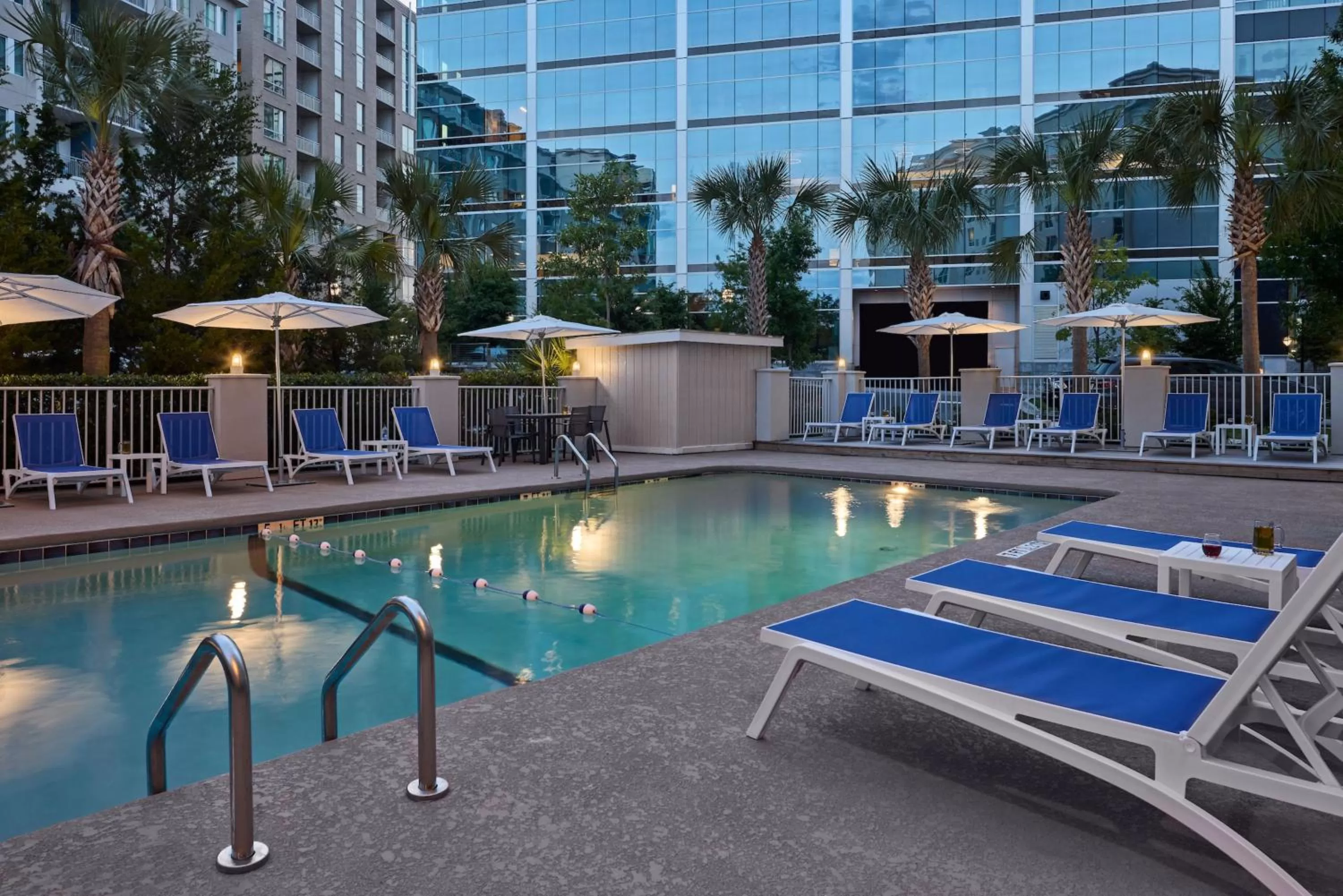 Swimming pool in Holiday Inn Express & Suites Charleston DWTN -Westedge by IHG