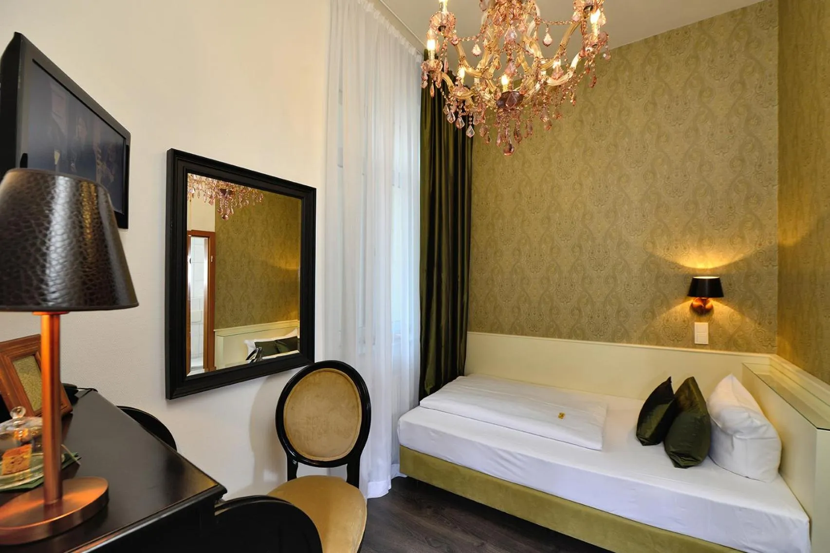 Bed in Hotel Domstern