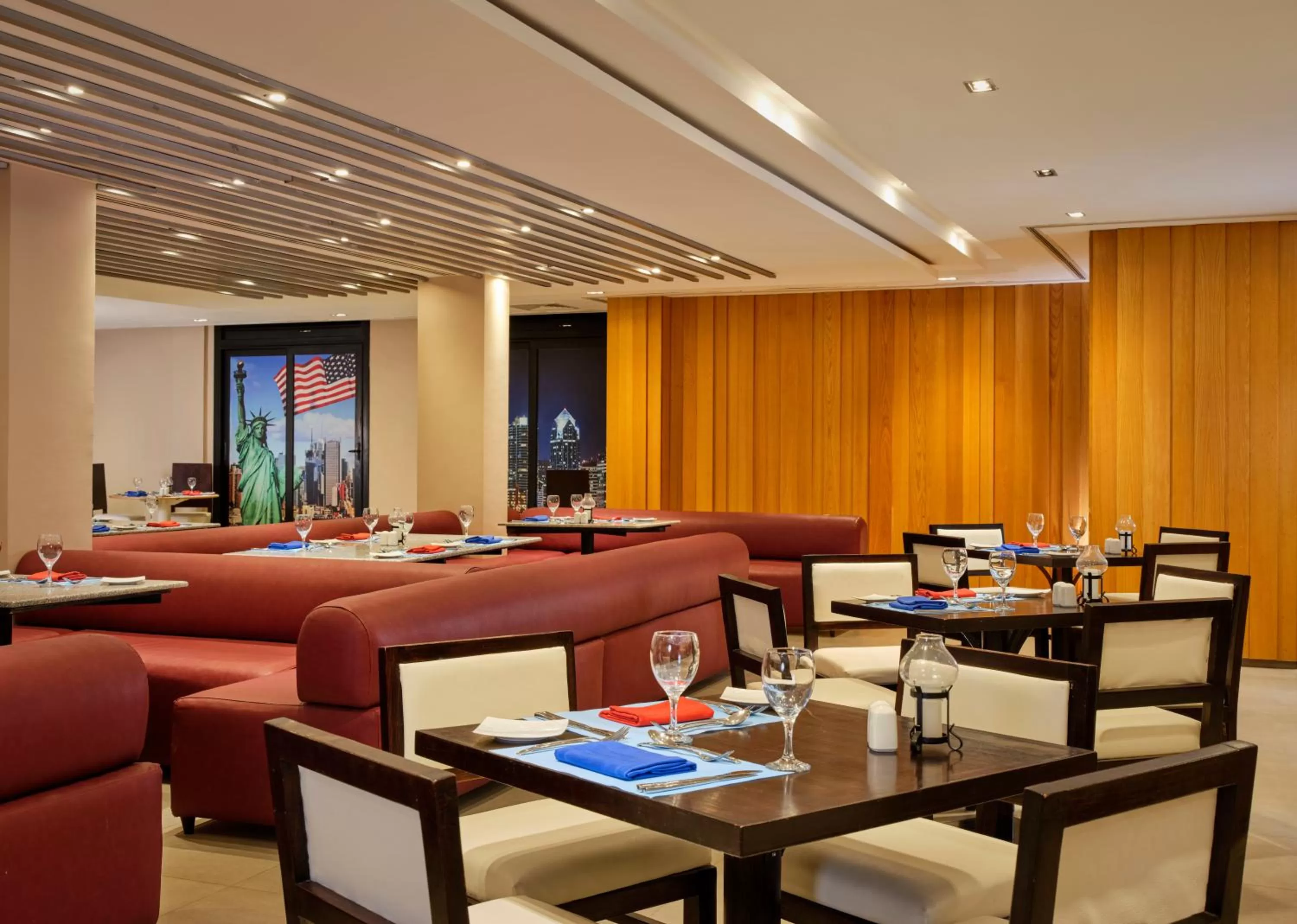 Restaurant/places to eat in Coral Sea Aqua Club Resort