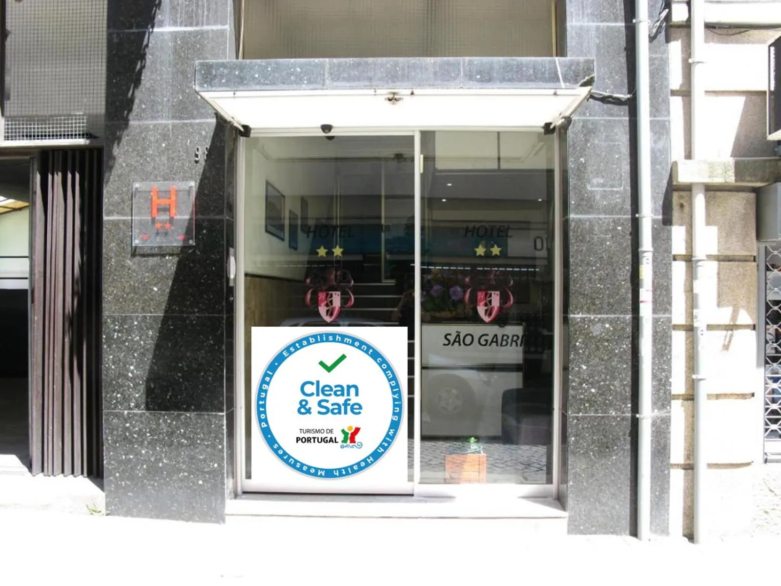 Facade/entrance in Hotel S. Gabriel