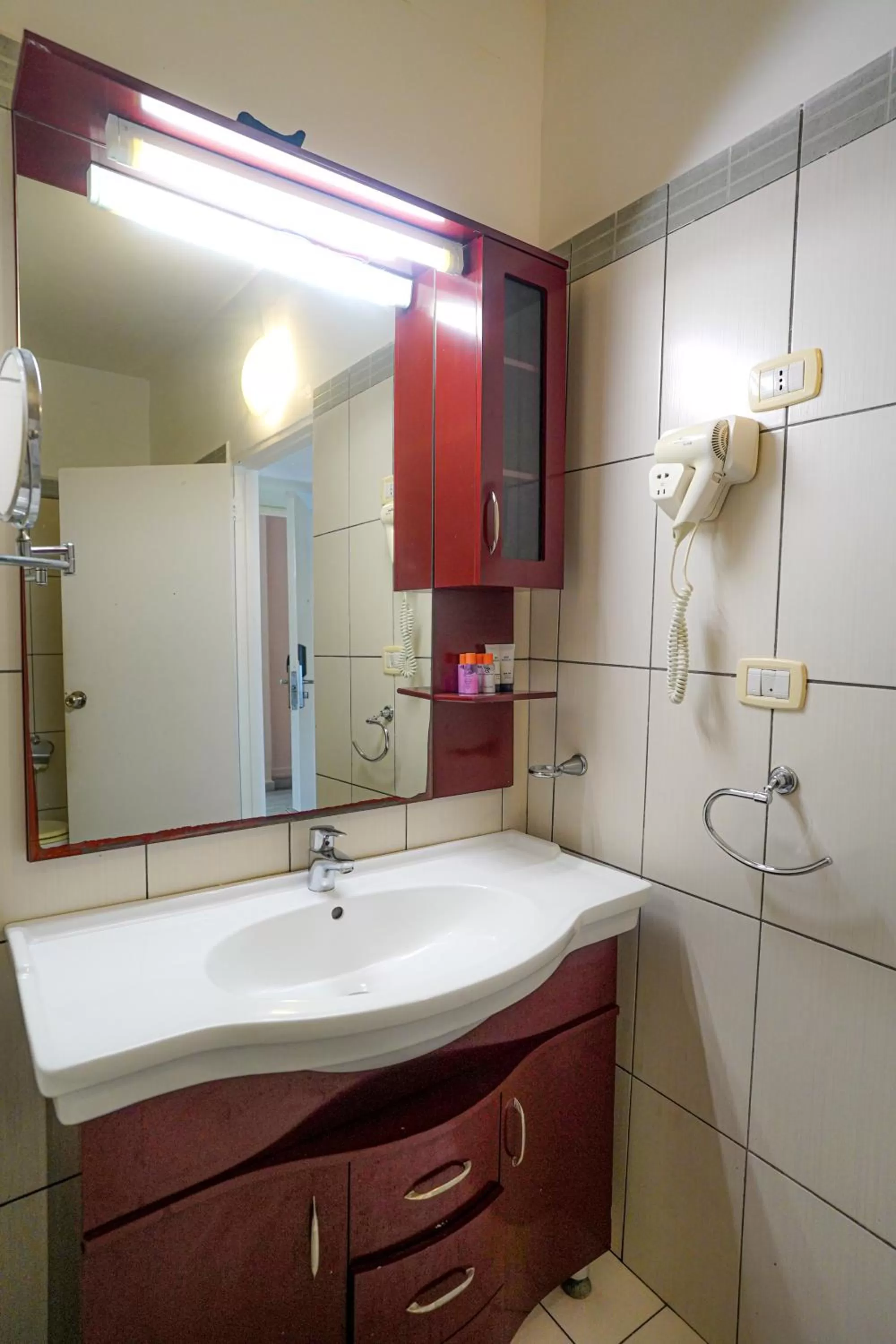 Bathroom in Golden Tulip Grande Comore Moroni Resort & Spa