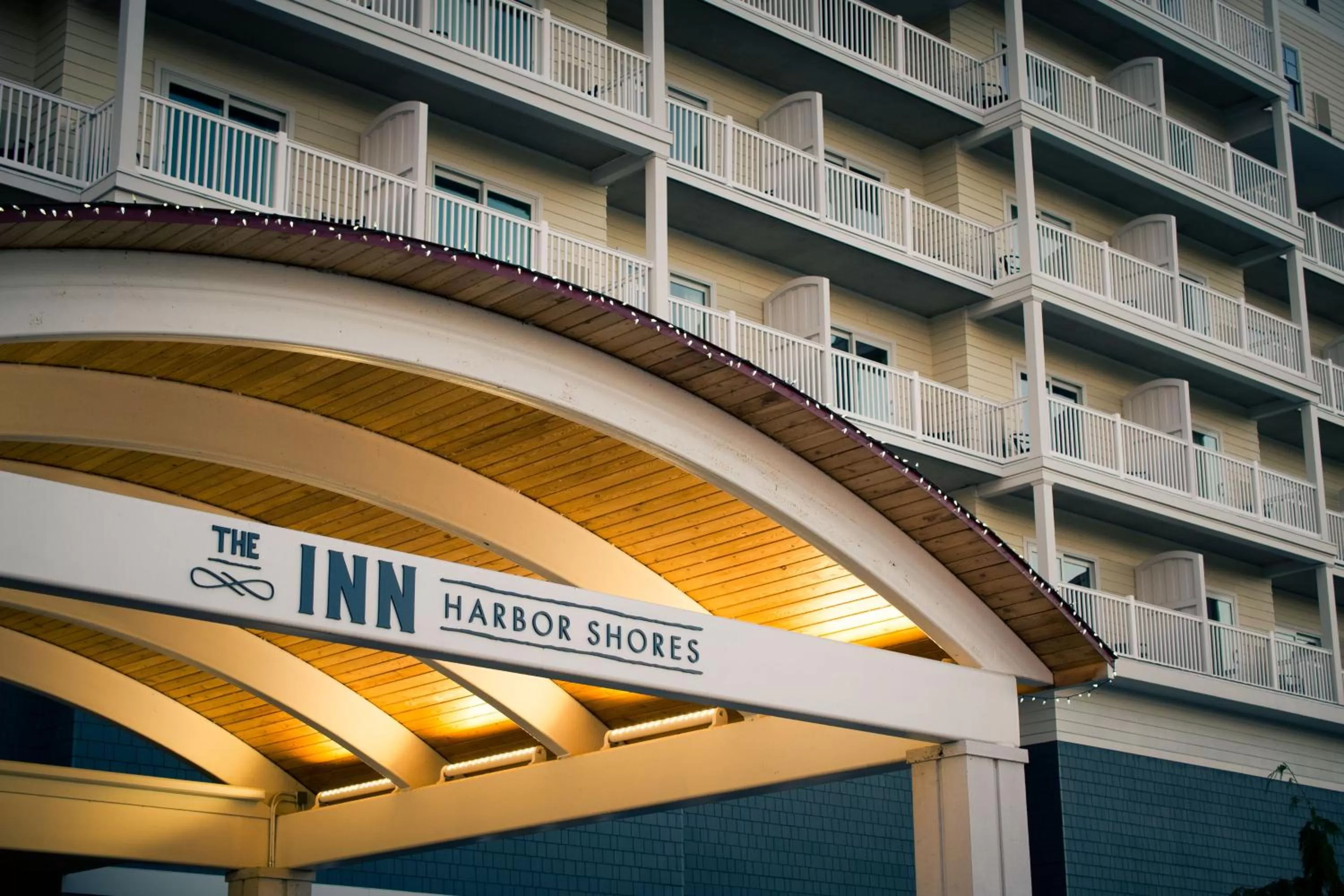 Facade/entrance in The Inn at Harbor Shores