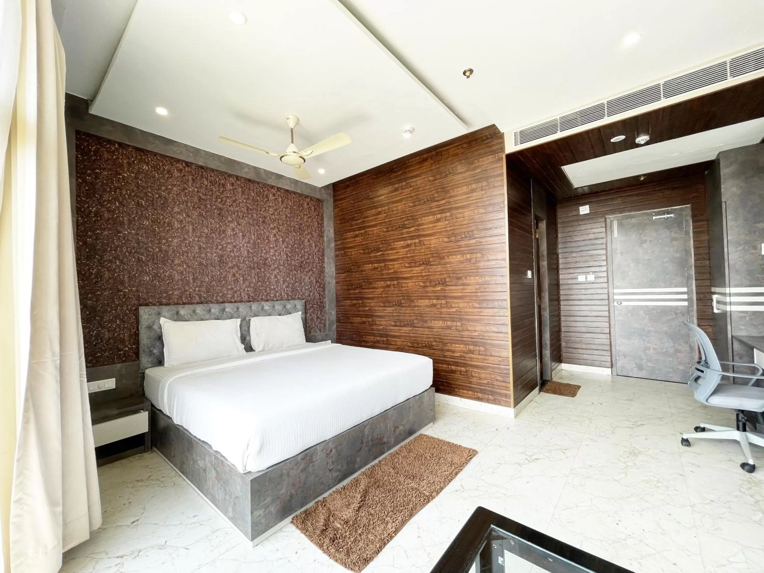 Bed in Hotel TBS sea view ! Puri