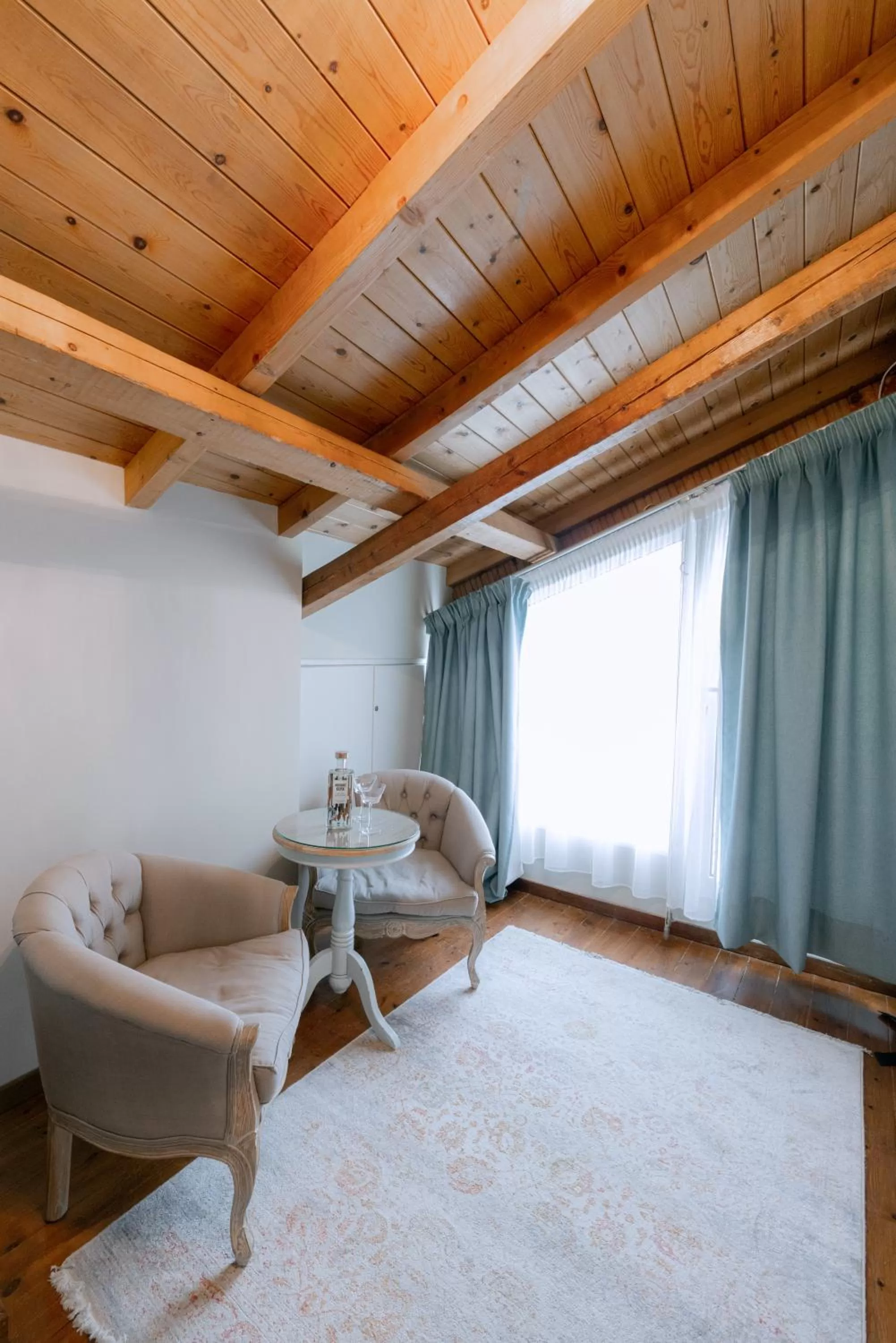 Seating area in Kastello Hotel