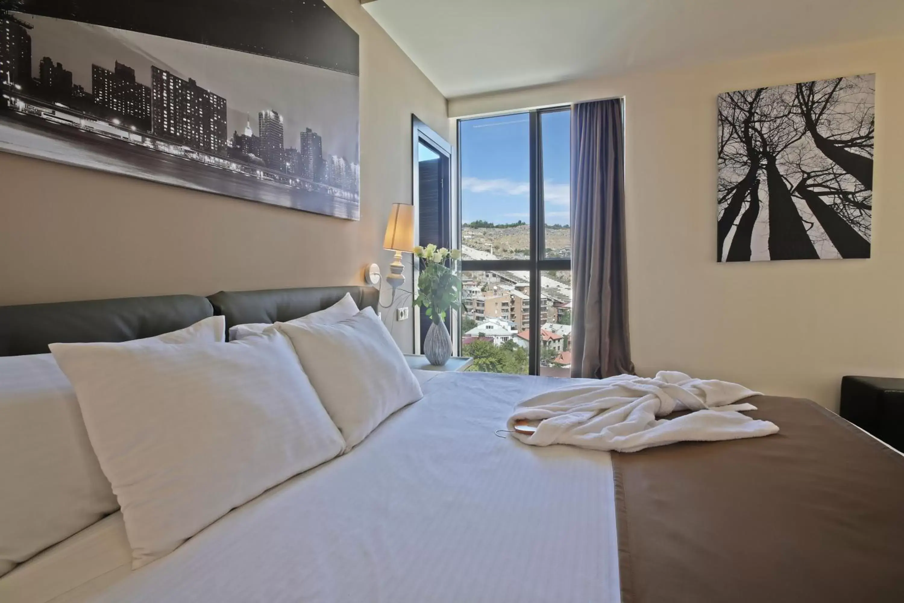 Suite - single occupancy in Opera Suite Hotel Suite - single occupancy in Opera Suite Hotel