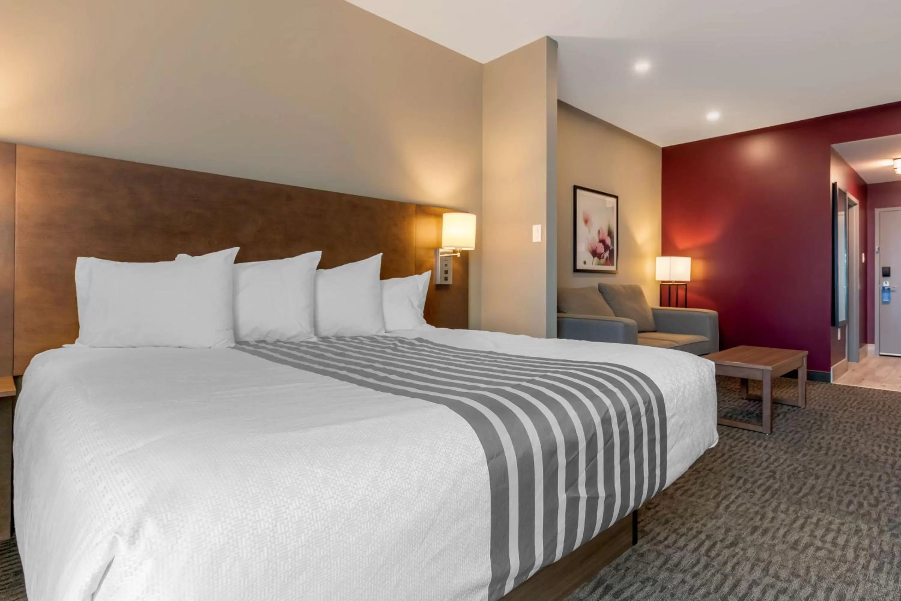 Photo of the whole room, Bed in Best Western Plus Dauphin