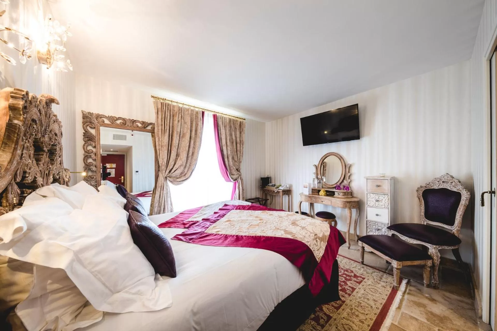 Bed in Le Petit Palais D'Aglae