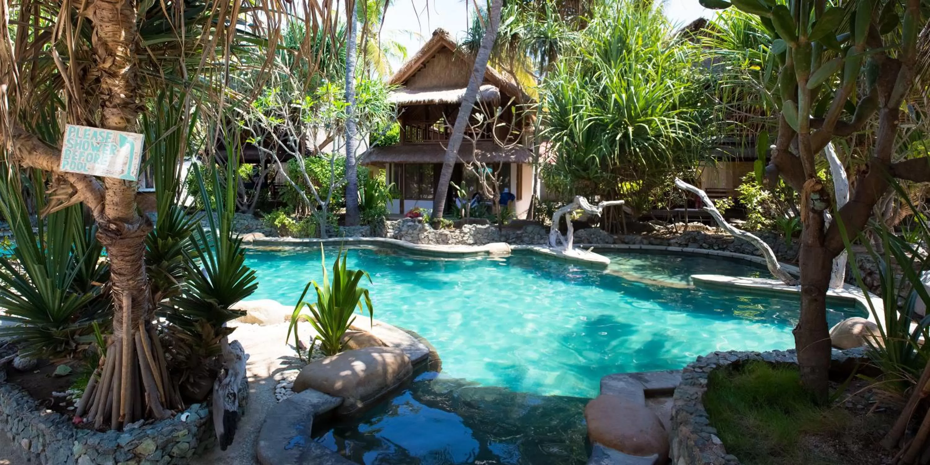 Swimming pool in Sunrise Resort