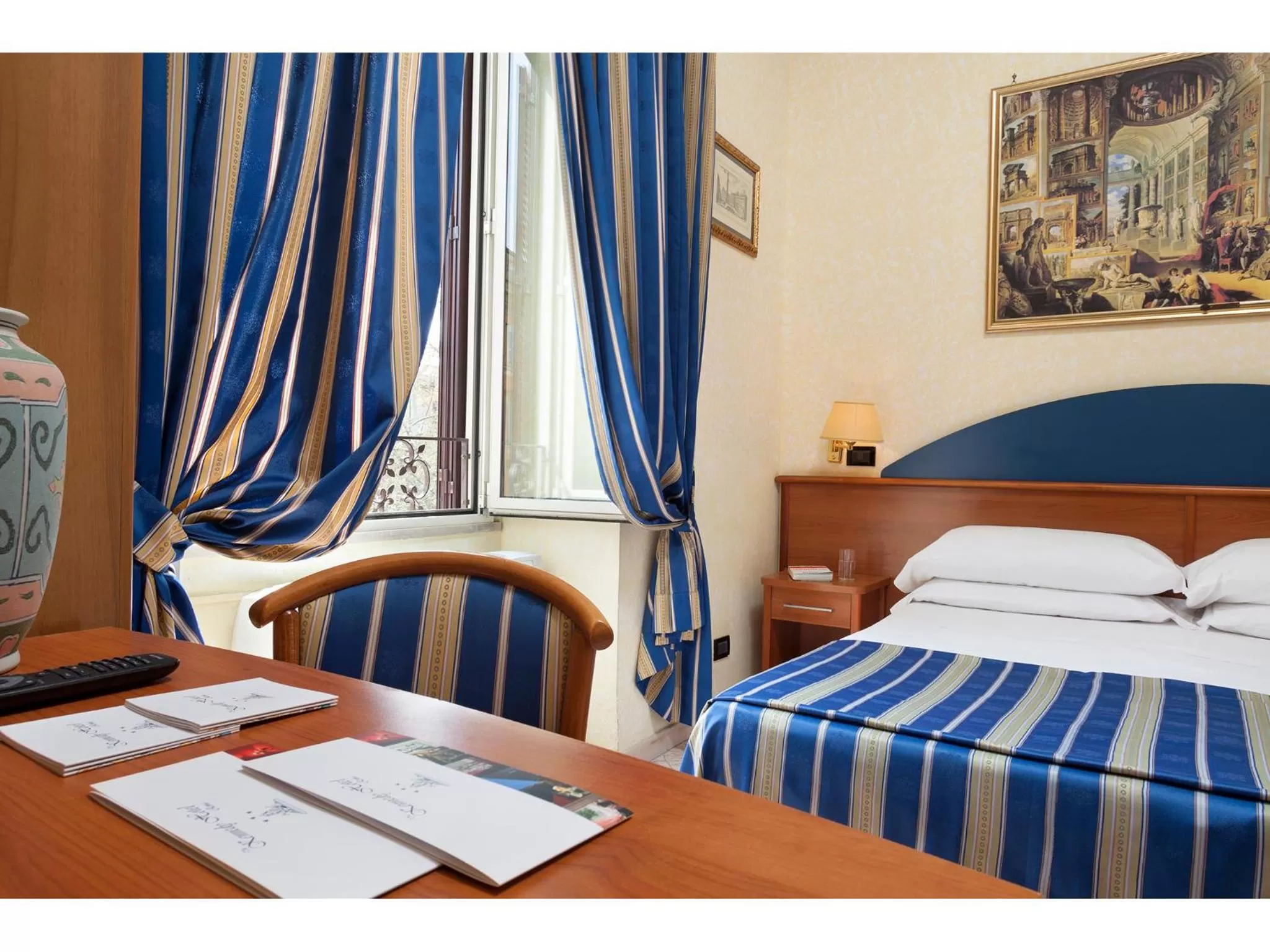 Decorative detail, Bed in Hotel Kennedy