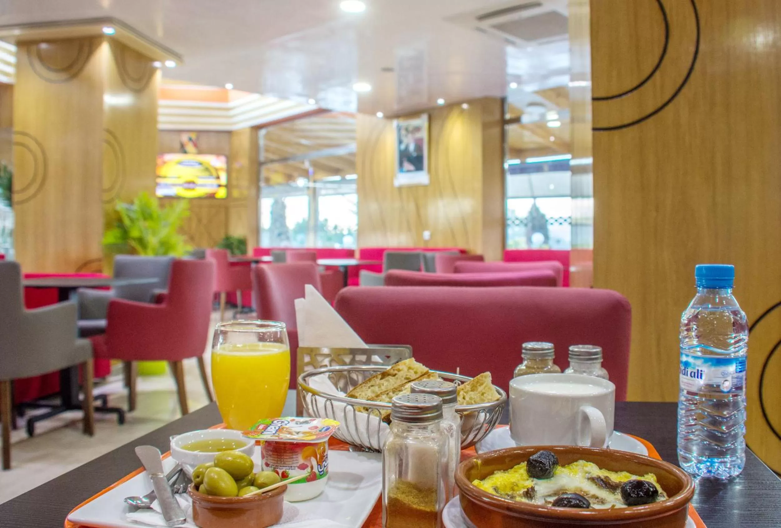 Hôtel Hadaik Ain Asserdoune