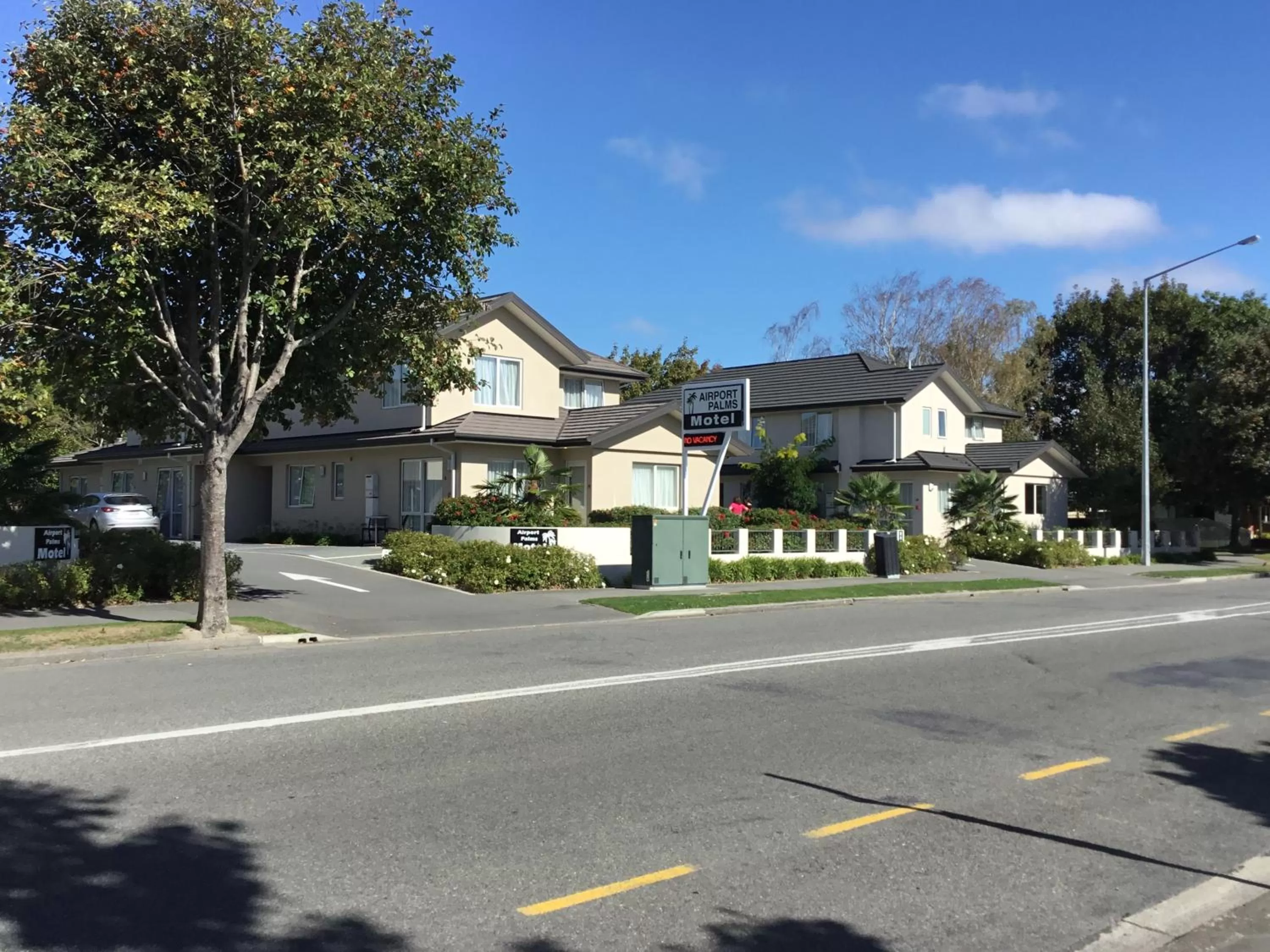 Property building in Airport Palms Motel