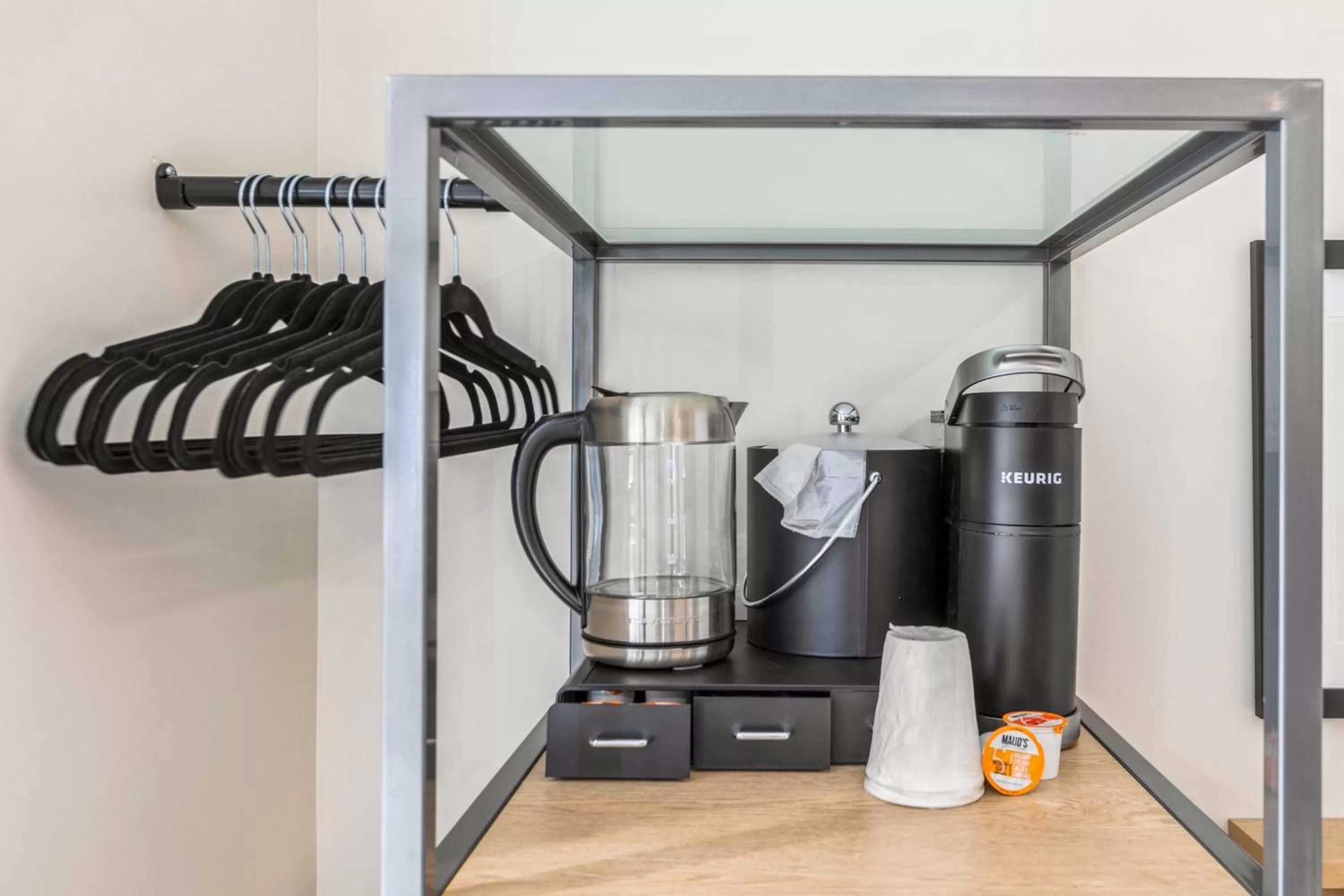 Coffee/tea facilities in Kasa Niche Hotel Redwood City