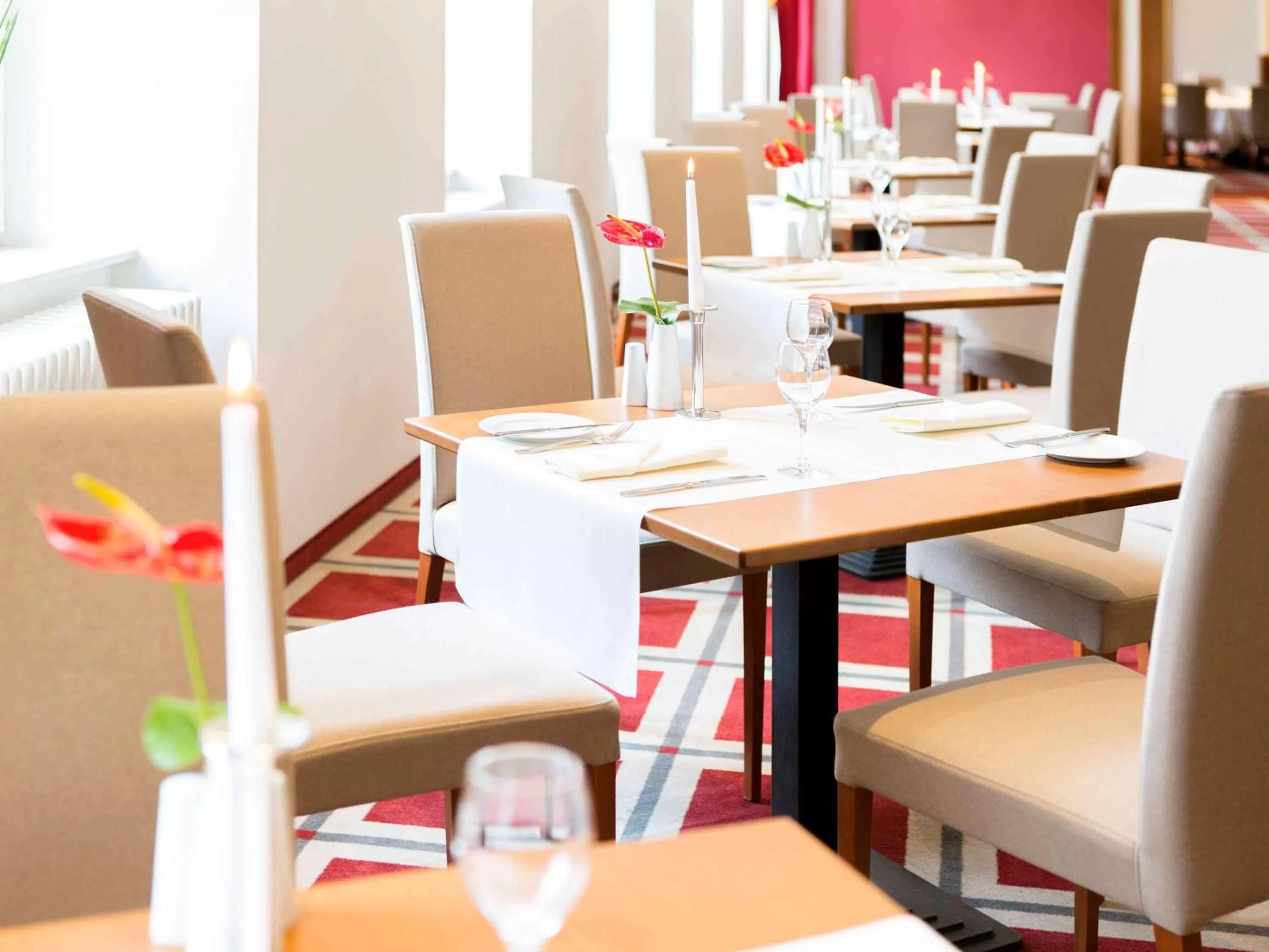 Restaurant/places to eat in NOVOTEL Hildesheim City