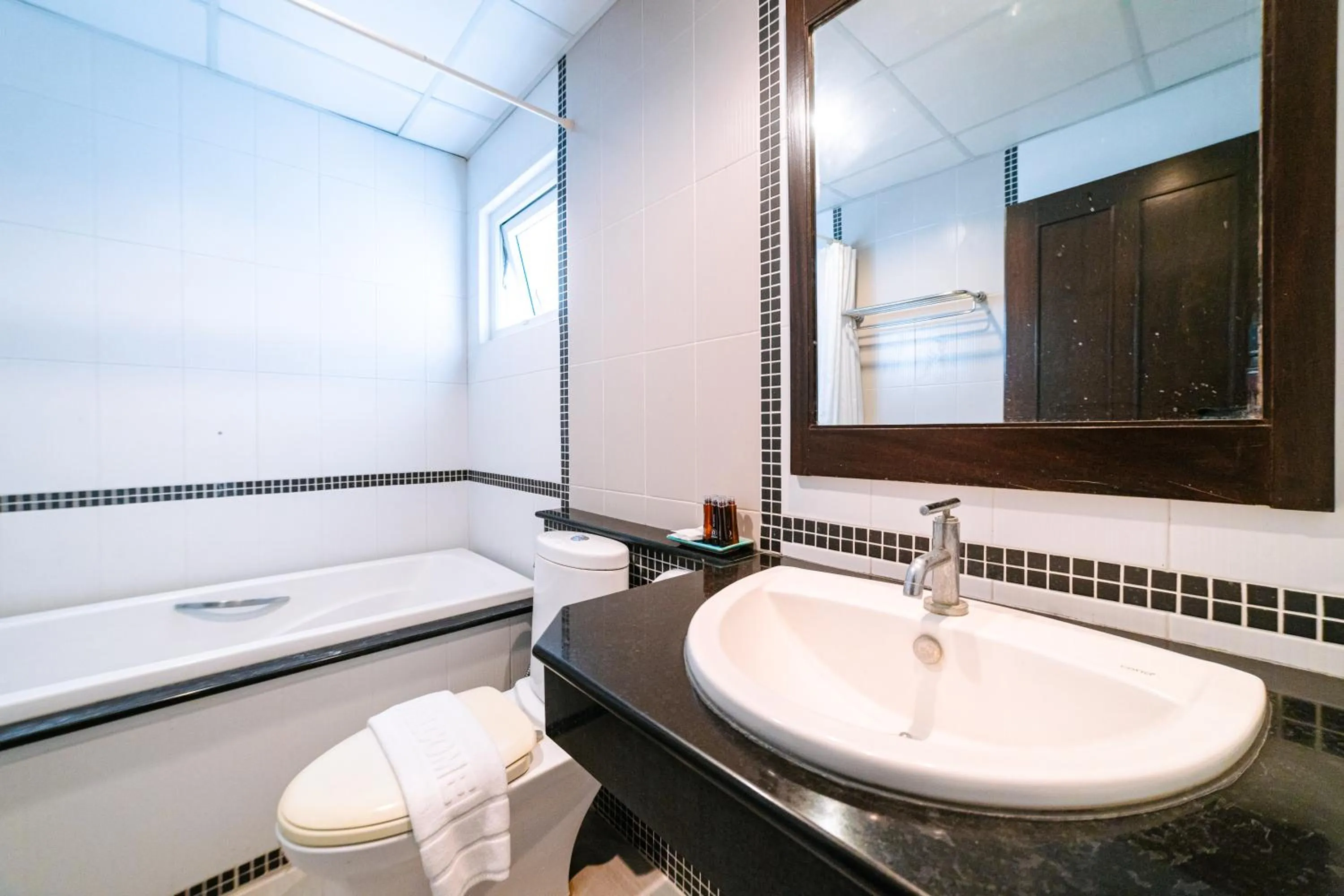 Toilet in Ratana Hotel Sakdidet, PHUKET TOWN