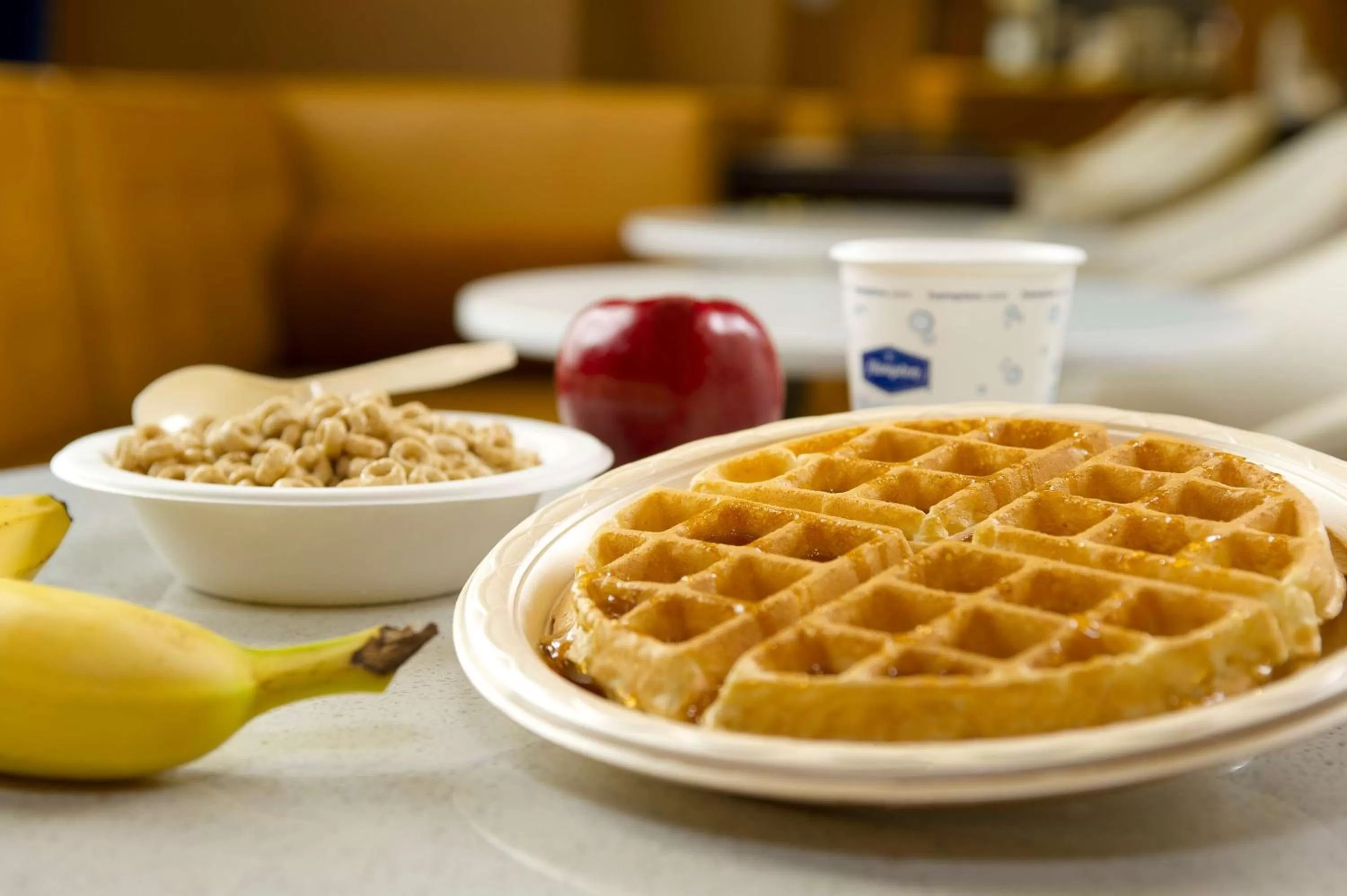 Dining area in Hampton Inn and Suites Washington DC North/Gaithersburg