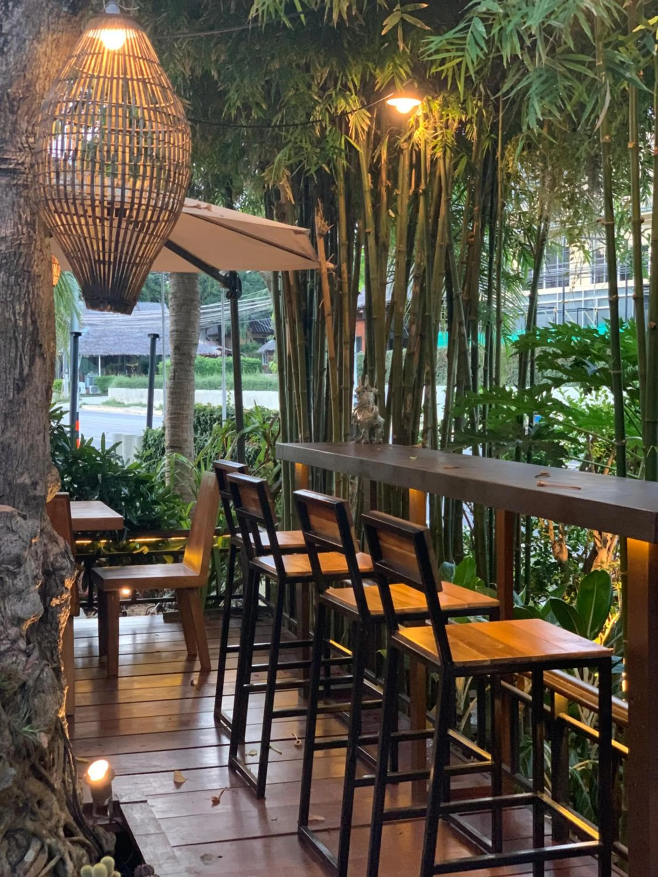 Restaurant/places to eat in Navatara Phuket Resort