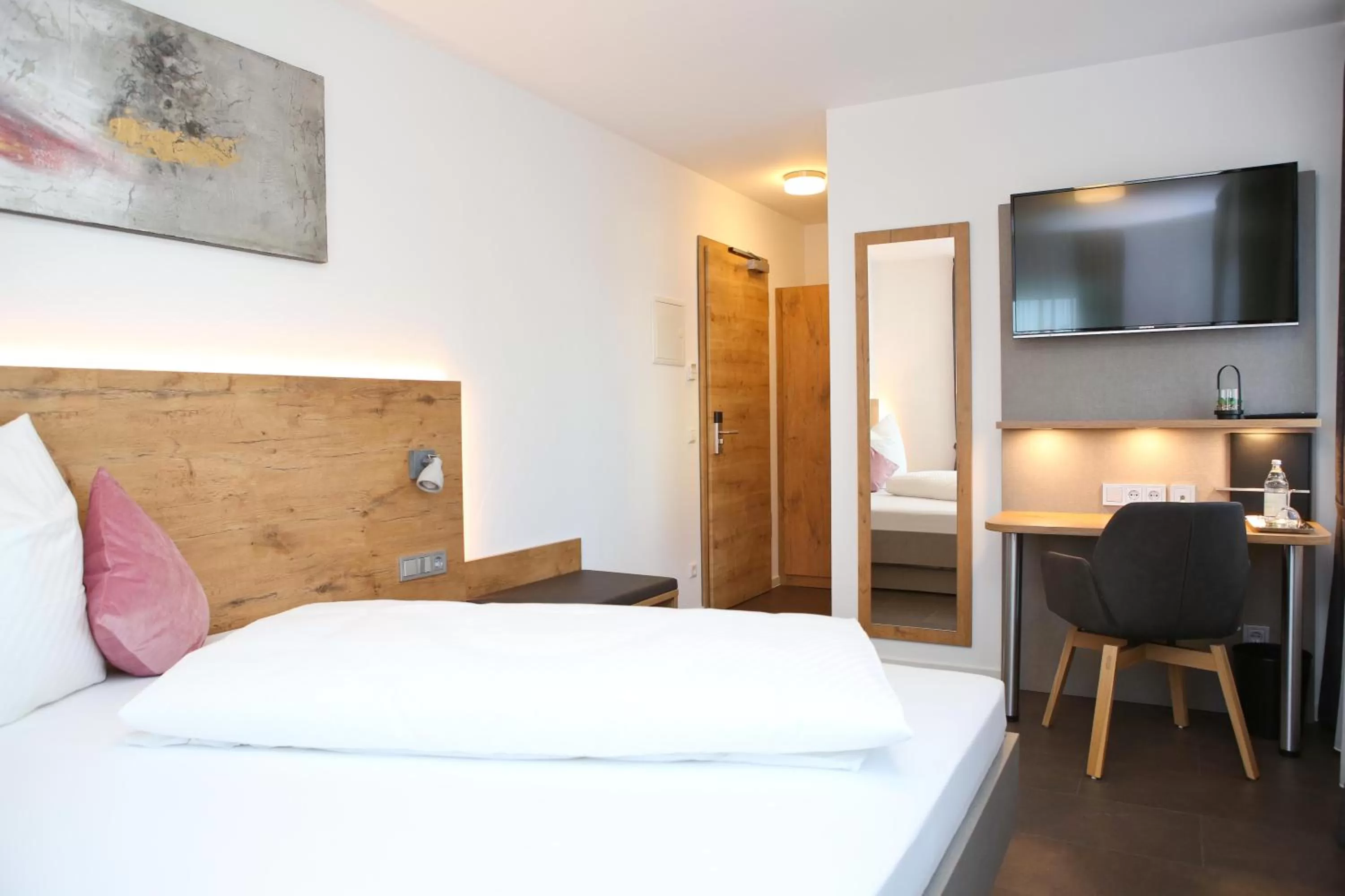 TV and multimedia, Bed in Gasthof Hotel Adler Inneringen