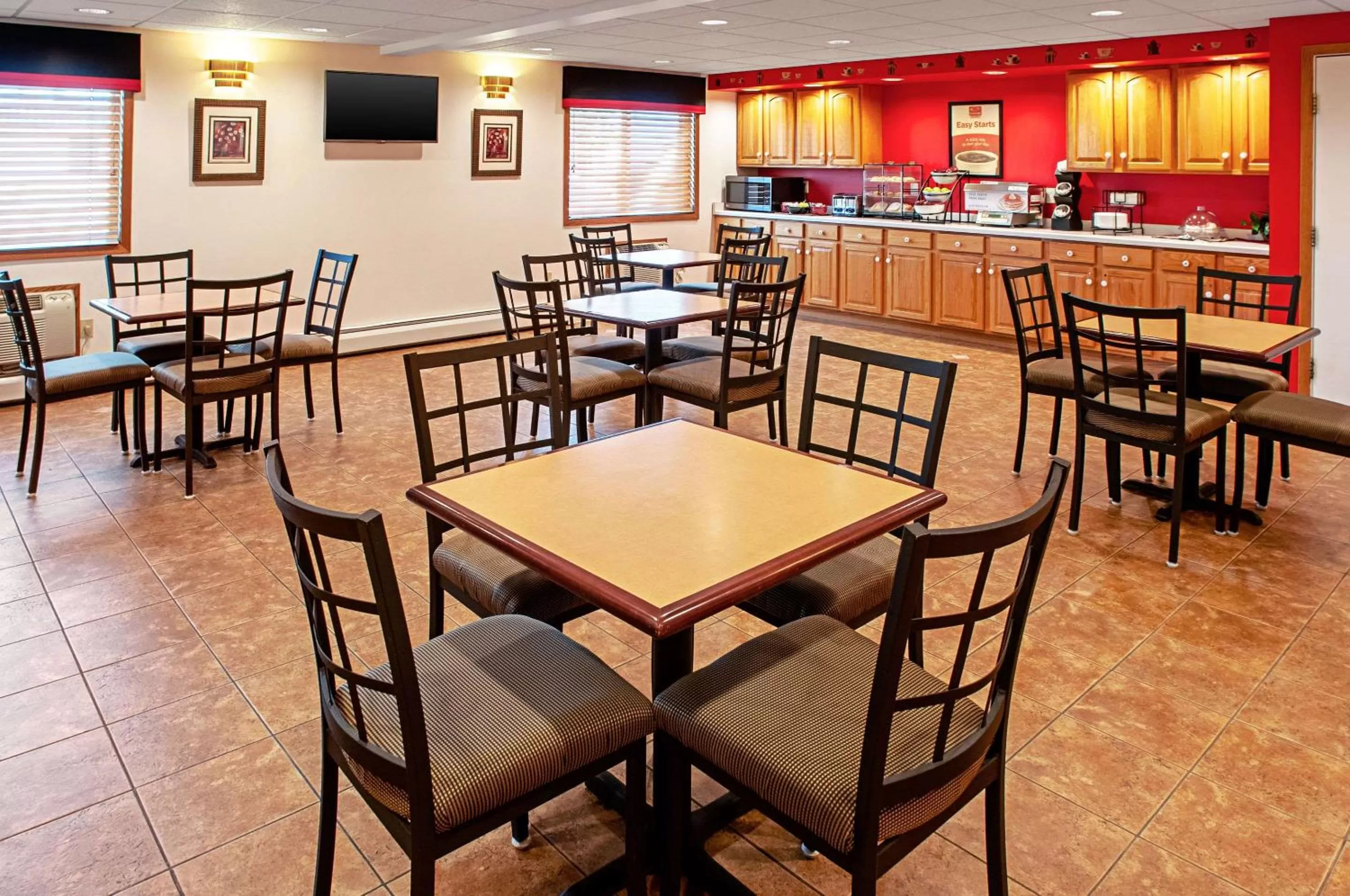 Restaurant/places to eat in Econo Lodge Menomonie On The Bay