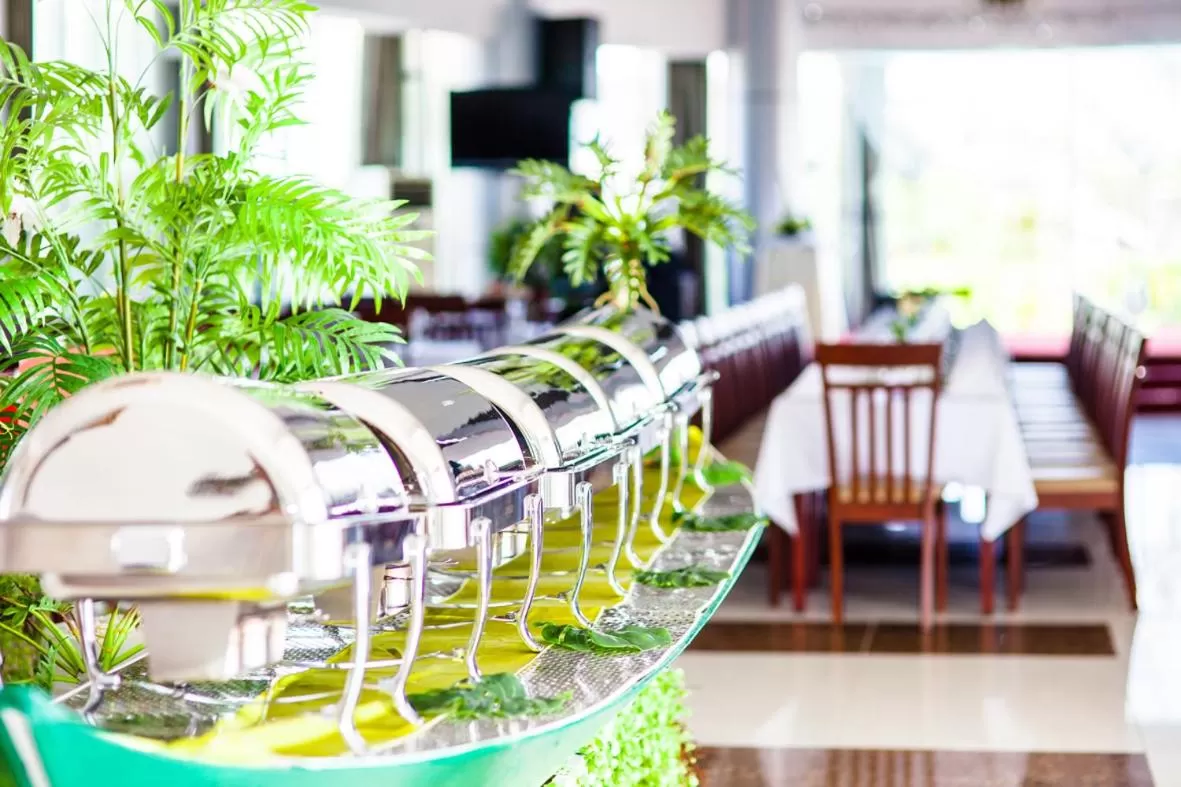 Restaurant/Places to Eat in River Hotel