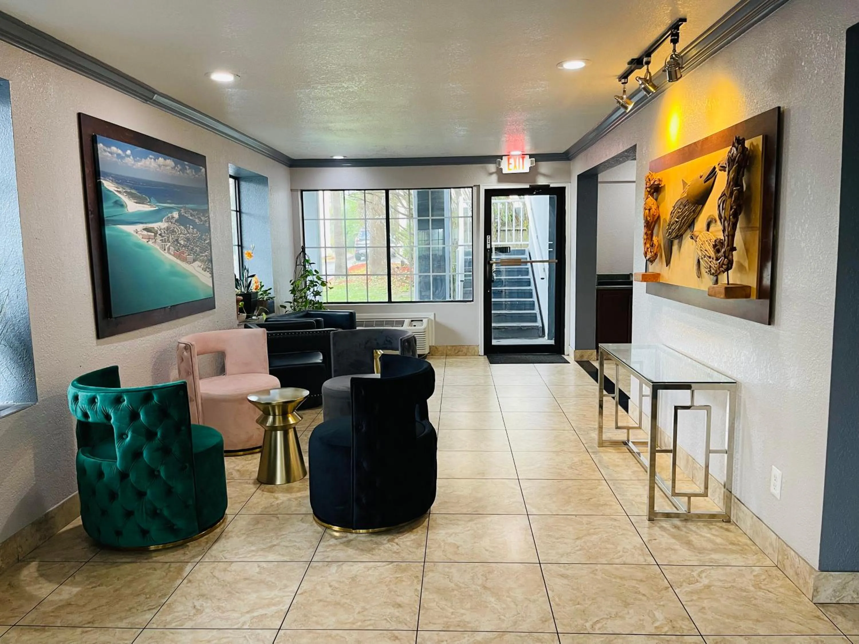 Seating area in Days Inn by Wyndham Fort Walton Beach