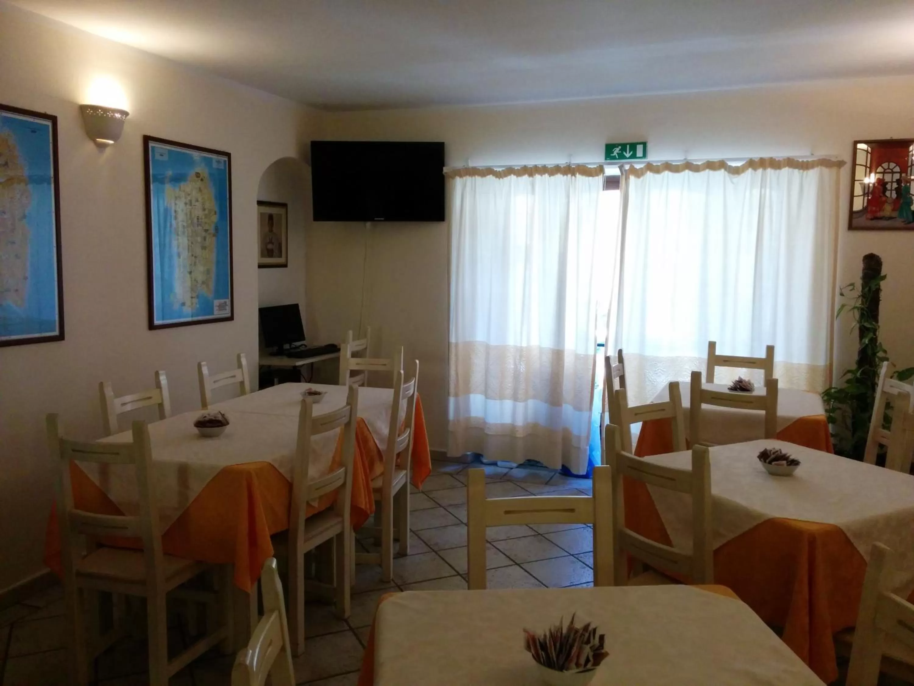 Restaurant/places to eat in Hotel Cavour