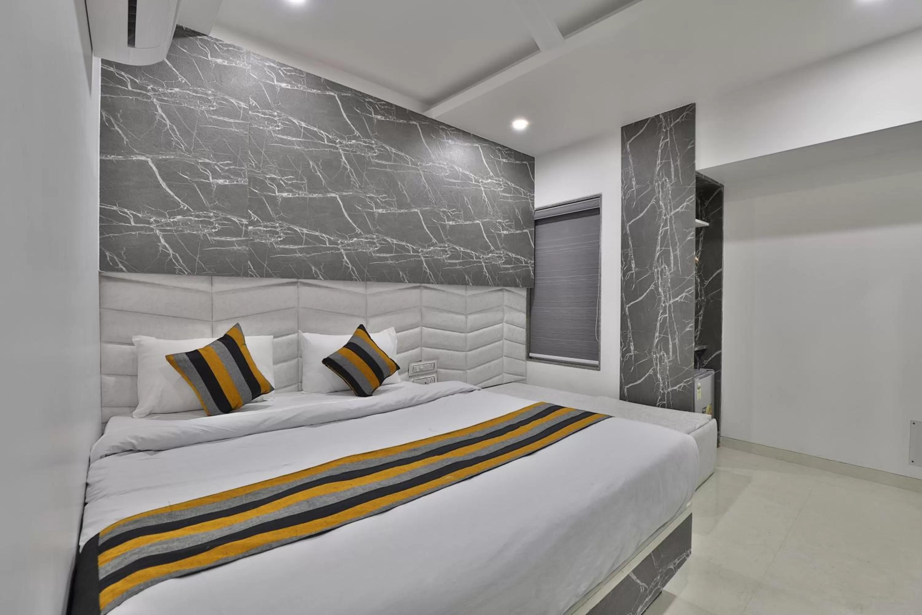 Bedroom, Bed in HOTEL LE GRAND