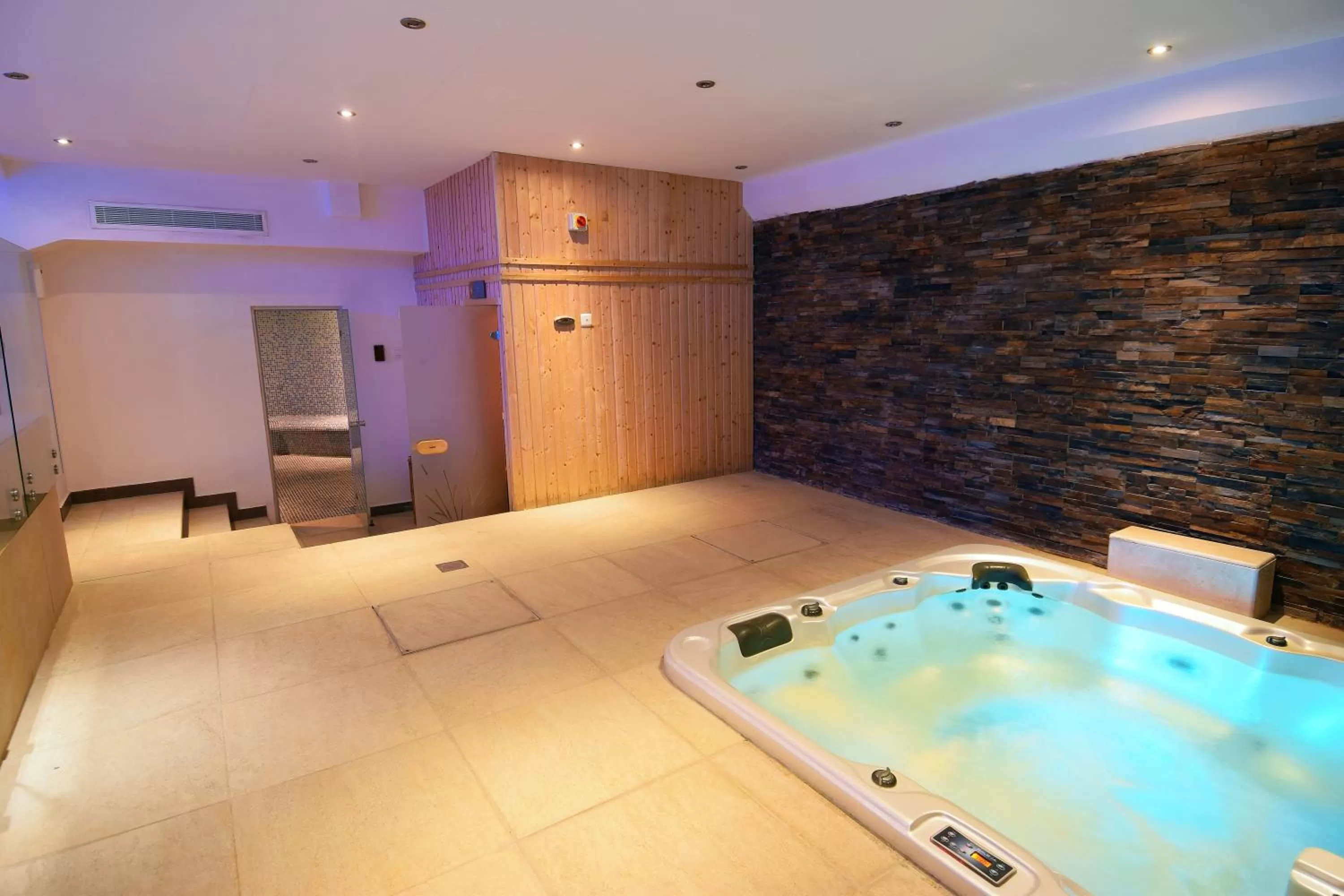 Sauna in Best Western Plus Fursan