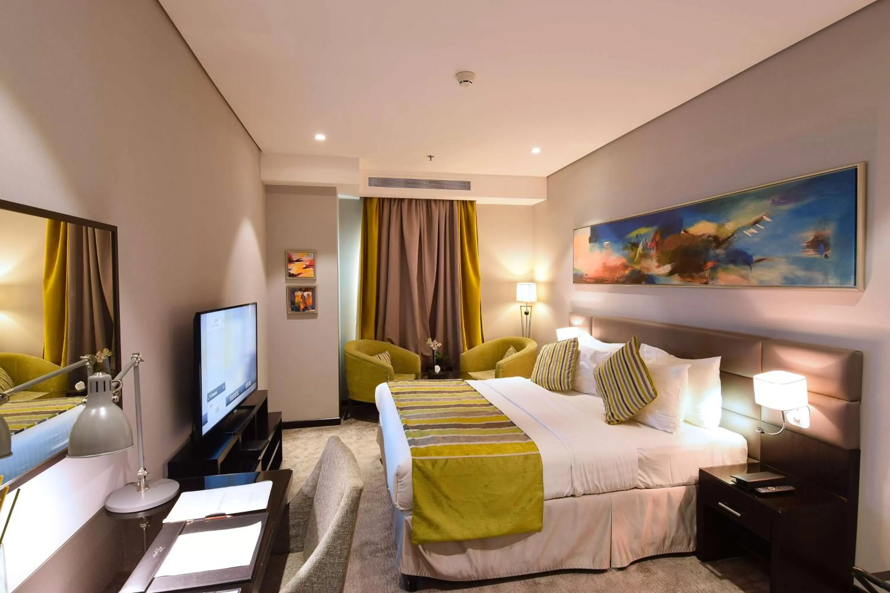 Photo of the whole room, Bed in Best Western Plus Fursan