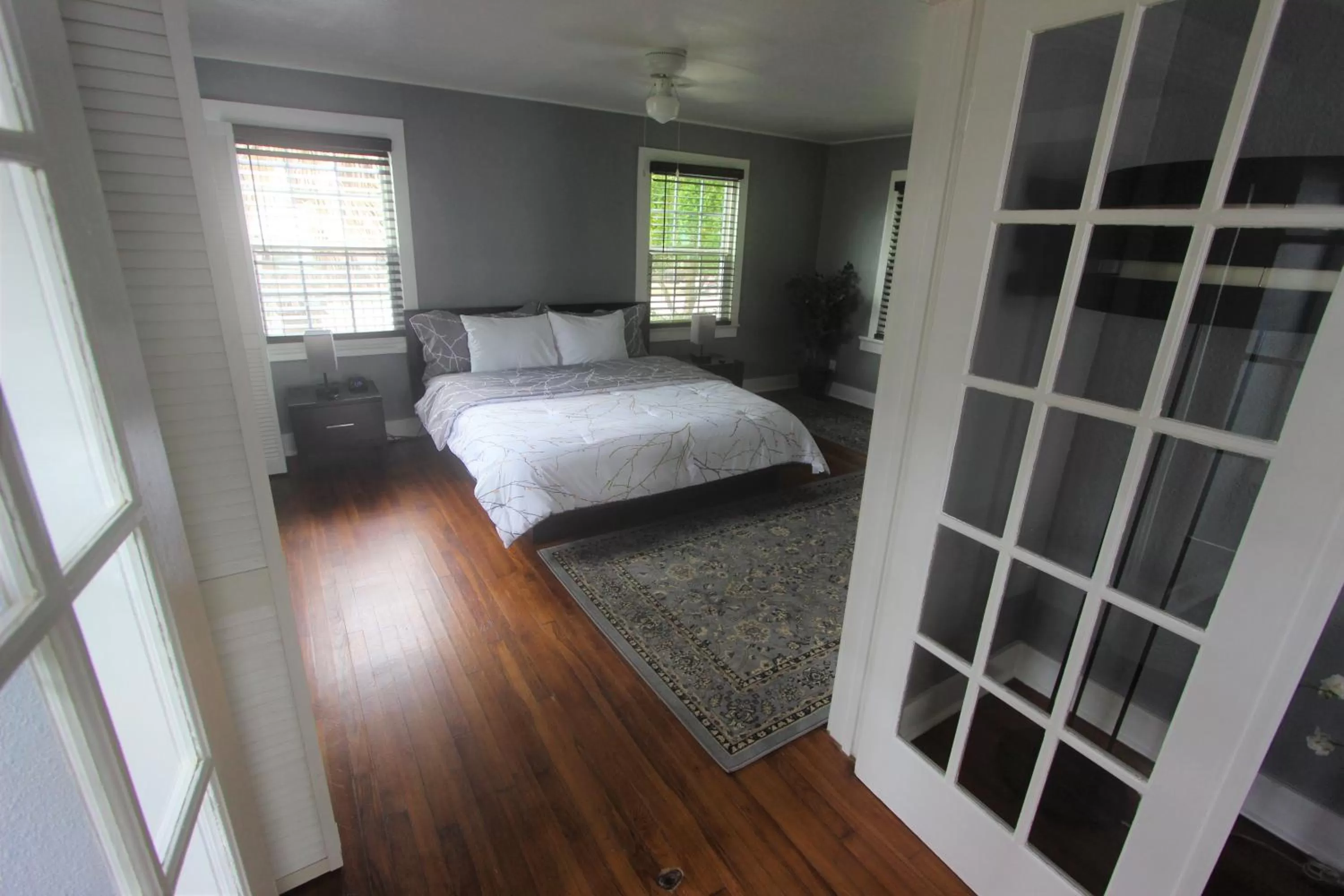 Bedroom, Bed in The George Manor