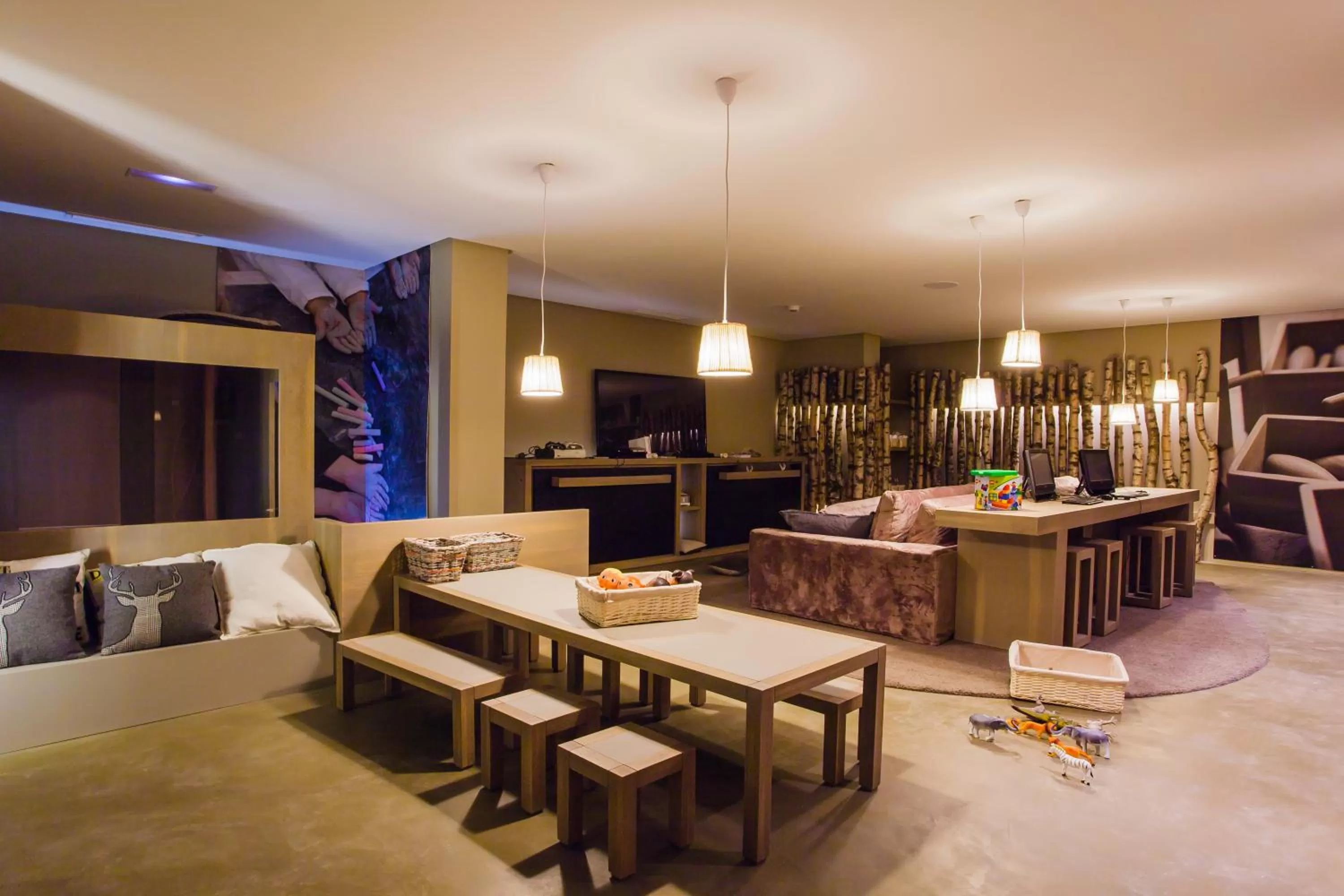 Game Room in El Lodge, Ski & Spa