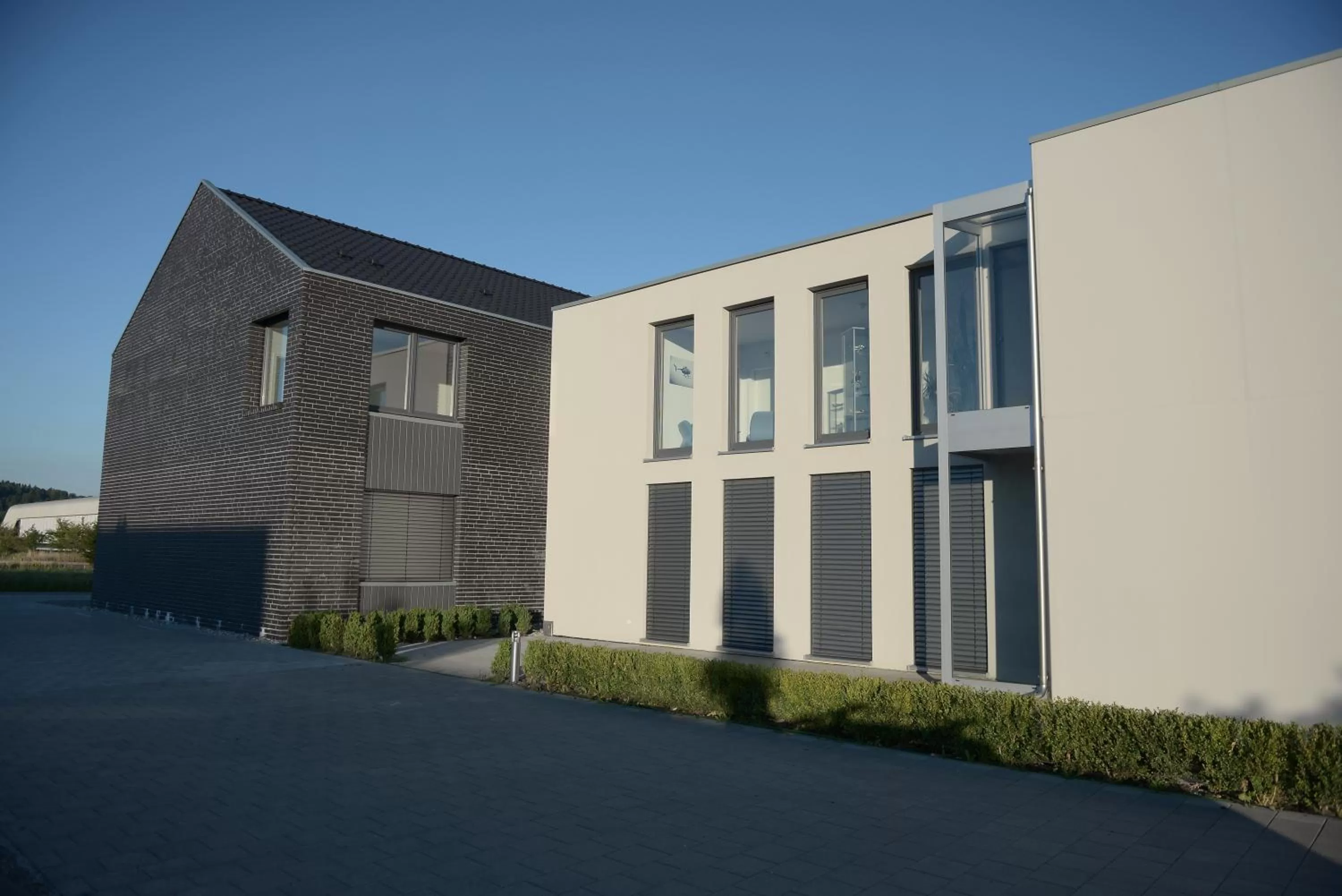 Facade/entrance in Q.C.M. Campus