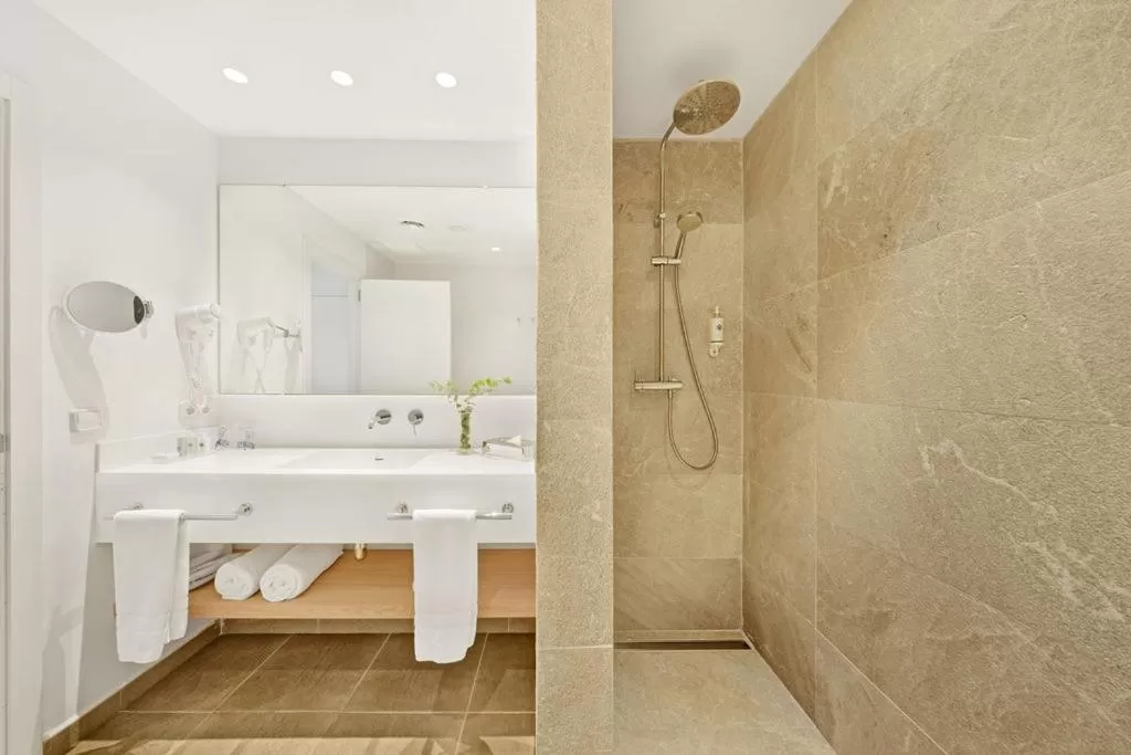 Shower in Hotel Villa Chiquita - Adults Only - Over 12