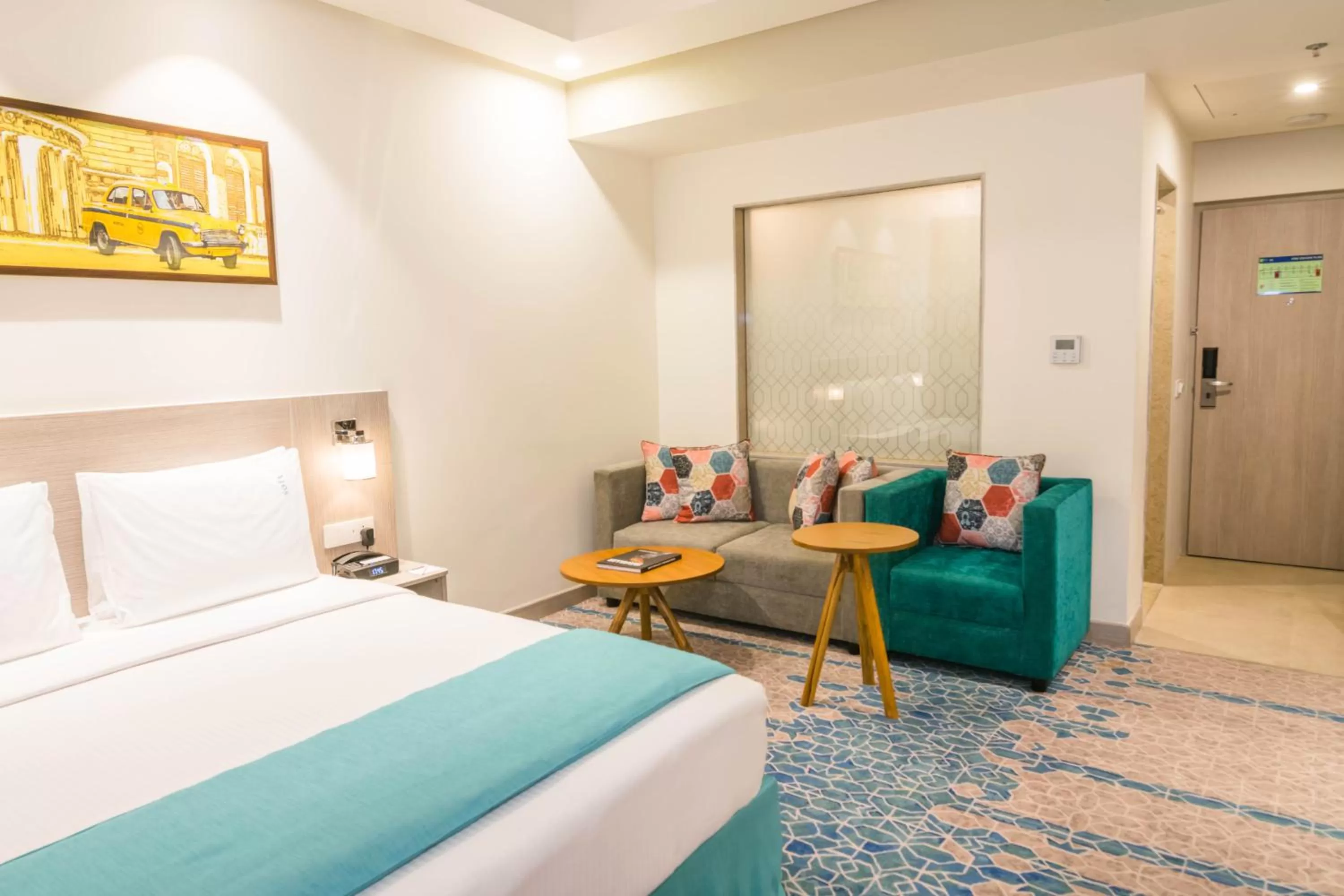 Photo of the whole room, Bed in Holiday Inn Express Kolkata Airport by IHG