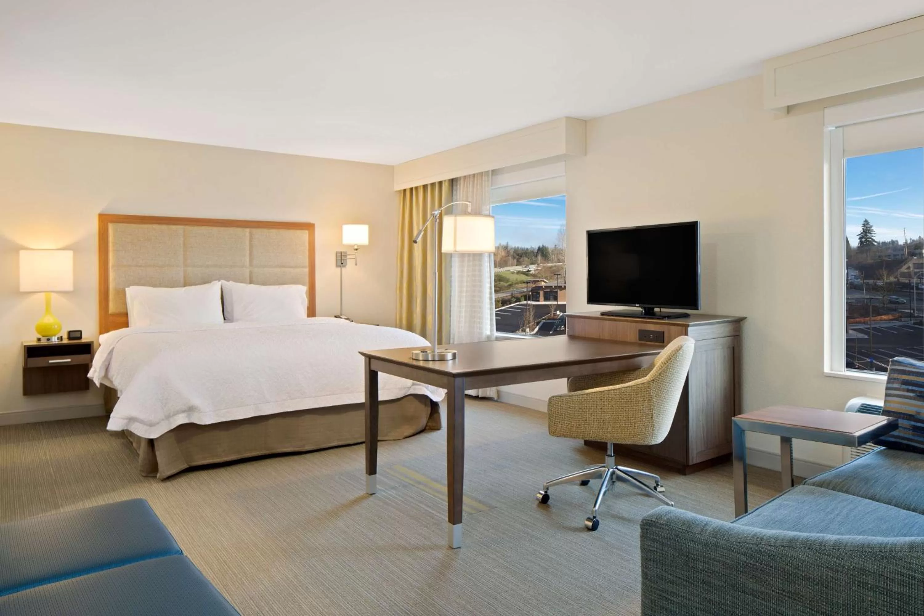 Bed in Hampton Inn & Suites- Seattle Woodinville Wa