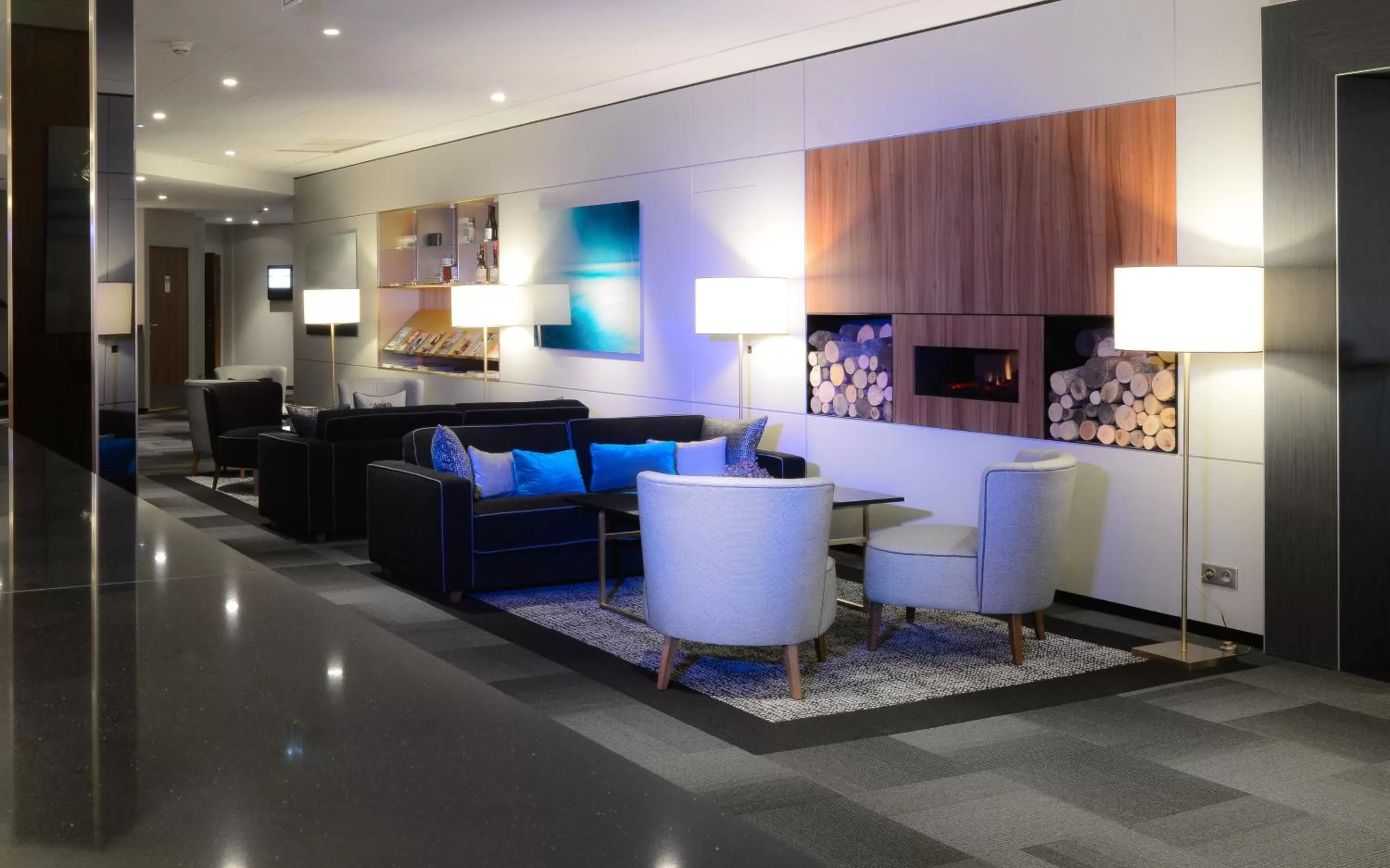 Lobby or reception in Mercure Caen Centre Port De Plaisance