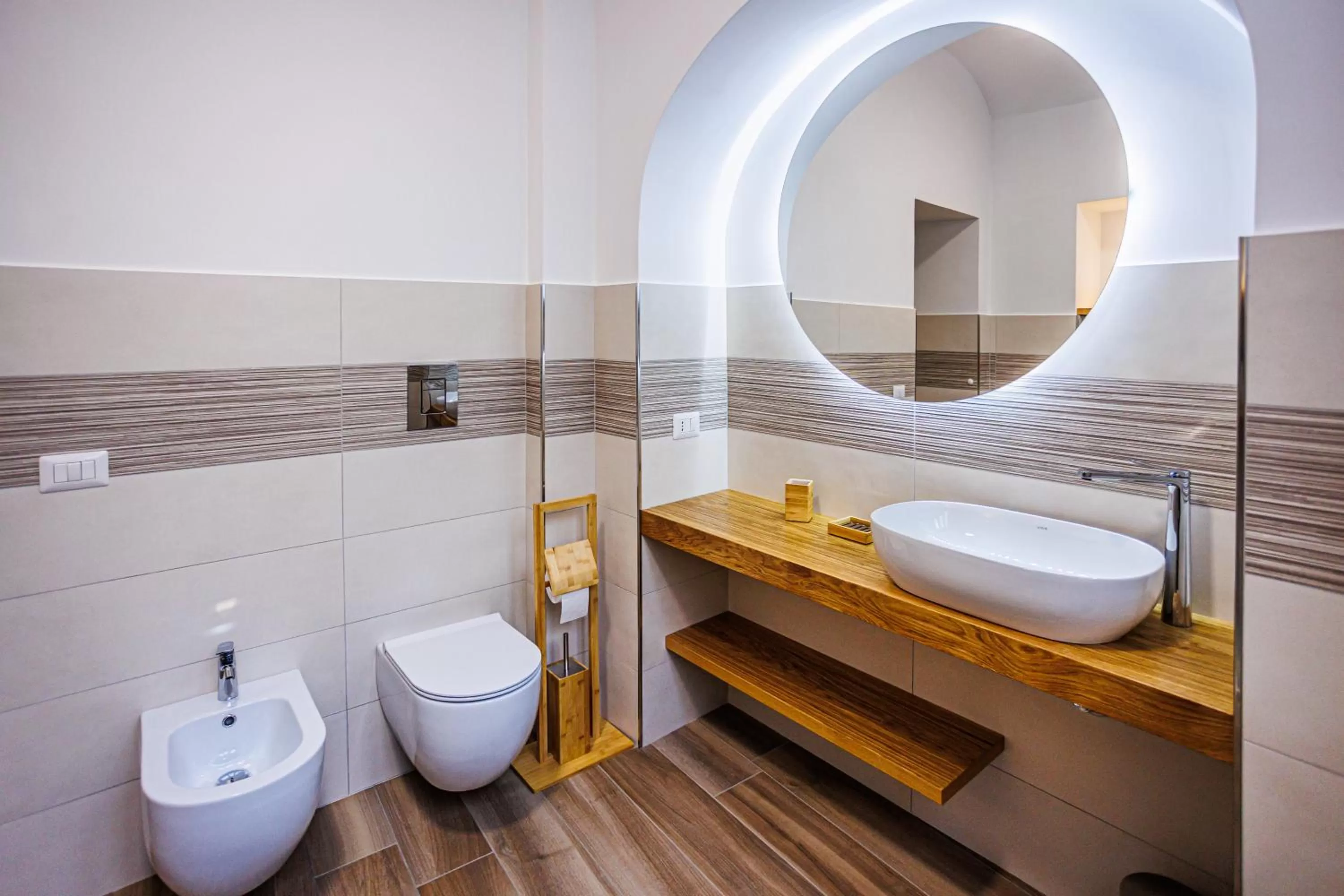 Toilet, Bathroom in Peca's room