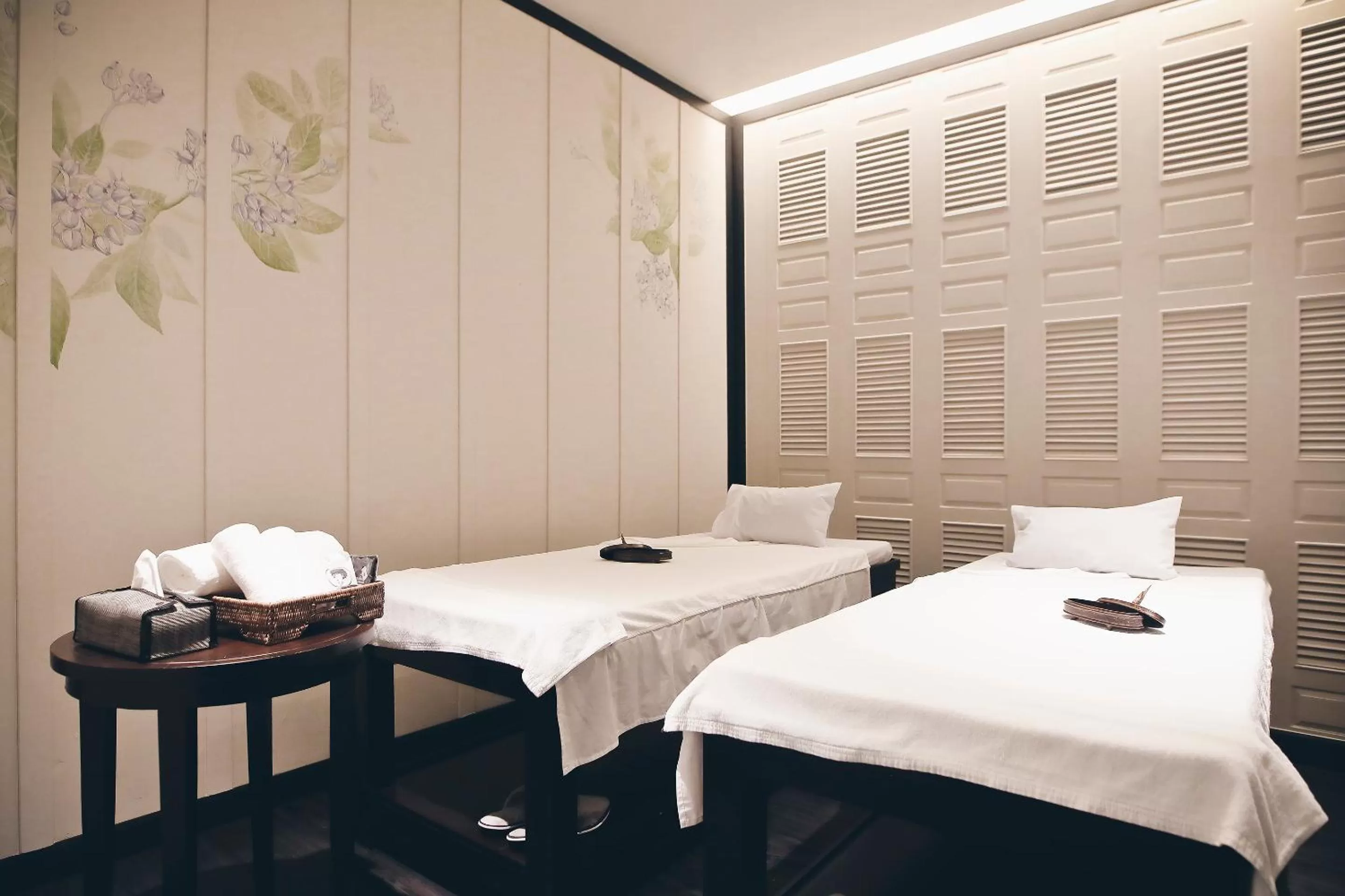 Massage, Bed in The Raweekanlaya Bangkok Wellness Cuisine Resort