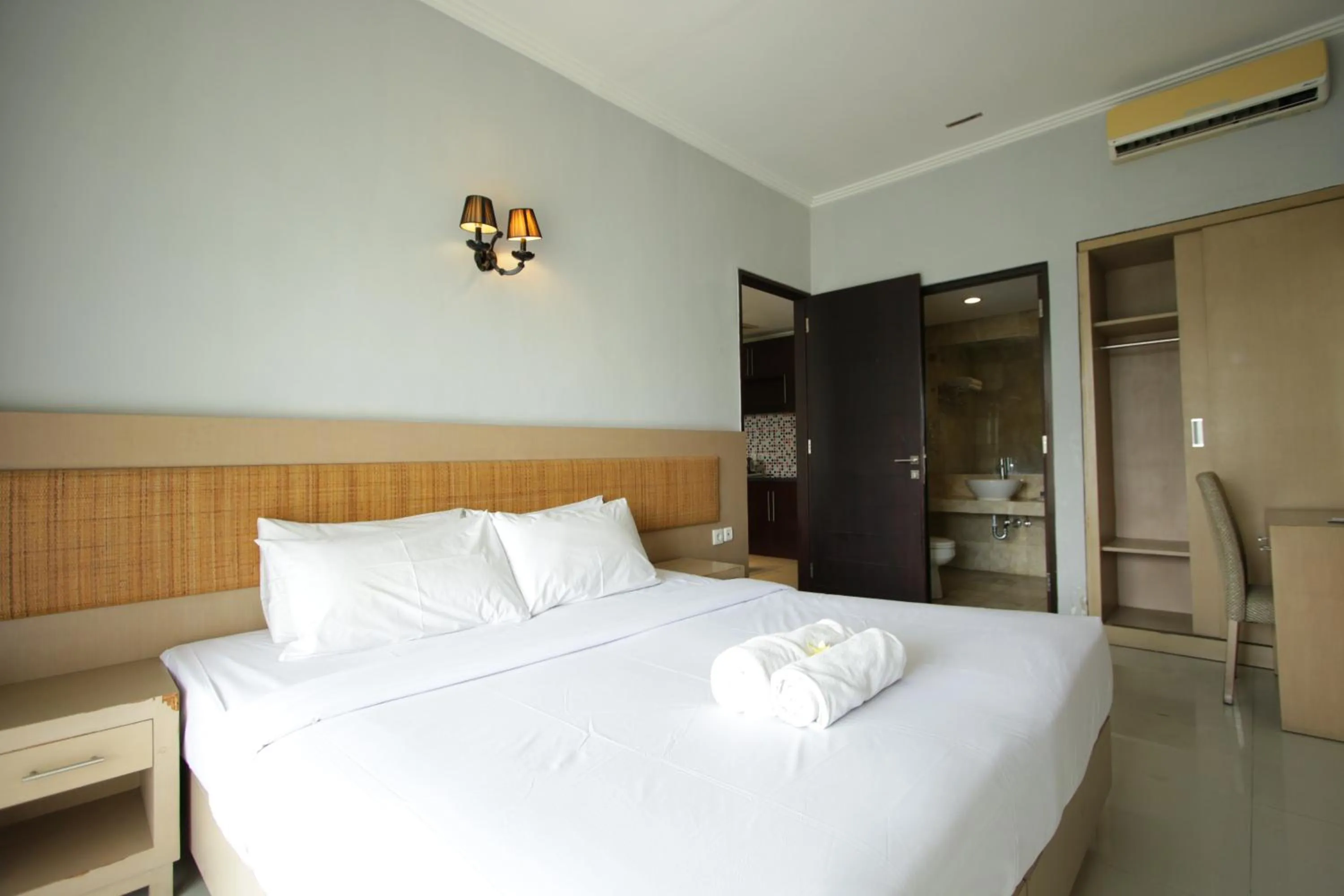 Bed in Serela Kuta by KAGUM Hotels