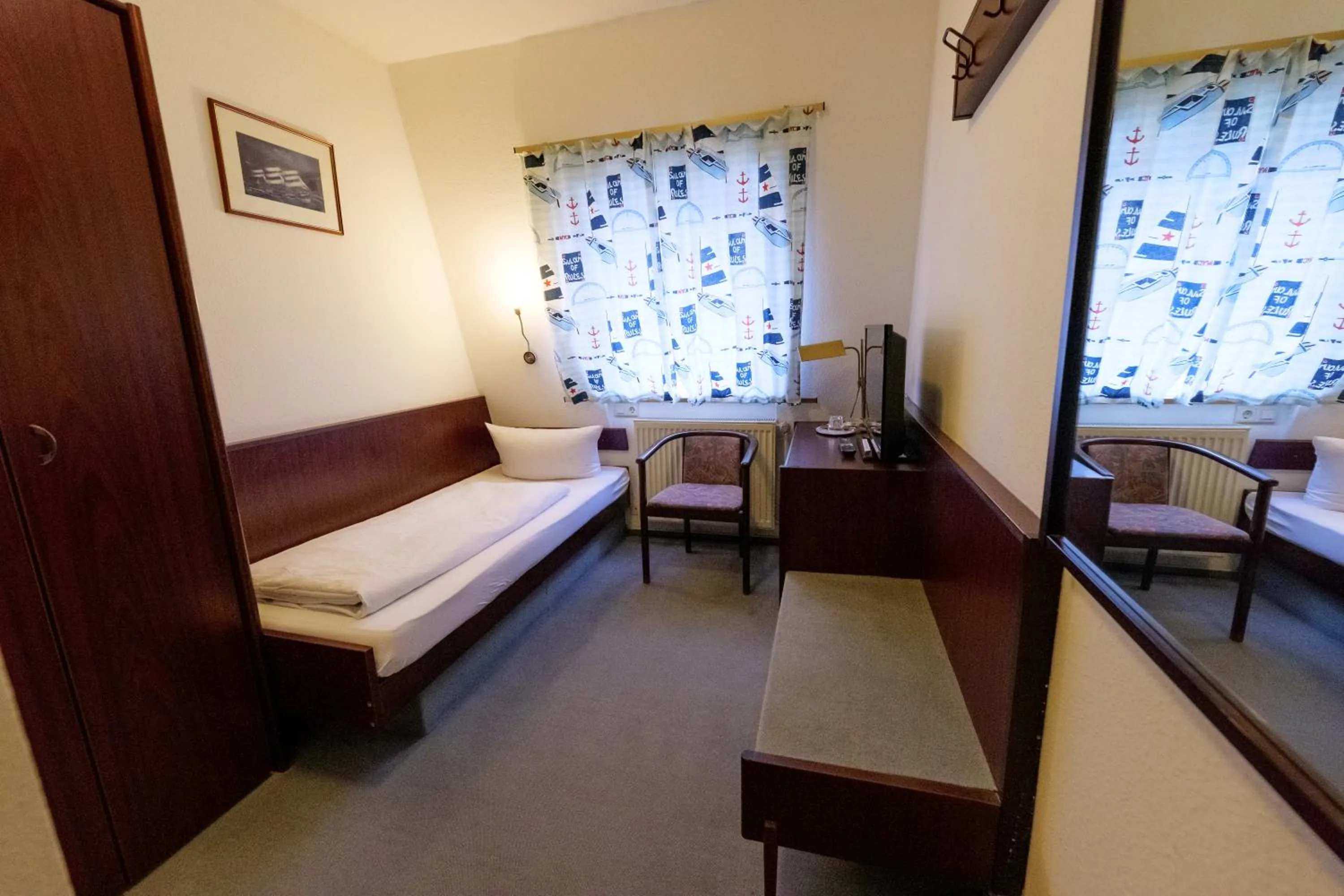 Bed in Hotel Zum Klüverbaum