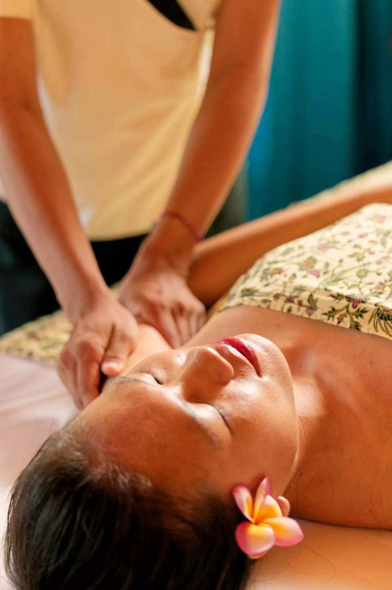 Massage in Canareef Resort Maldives