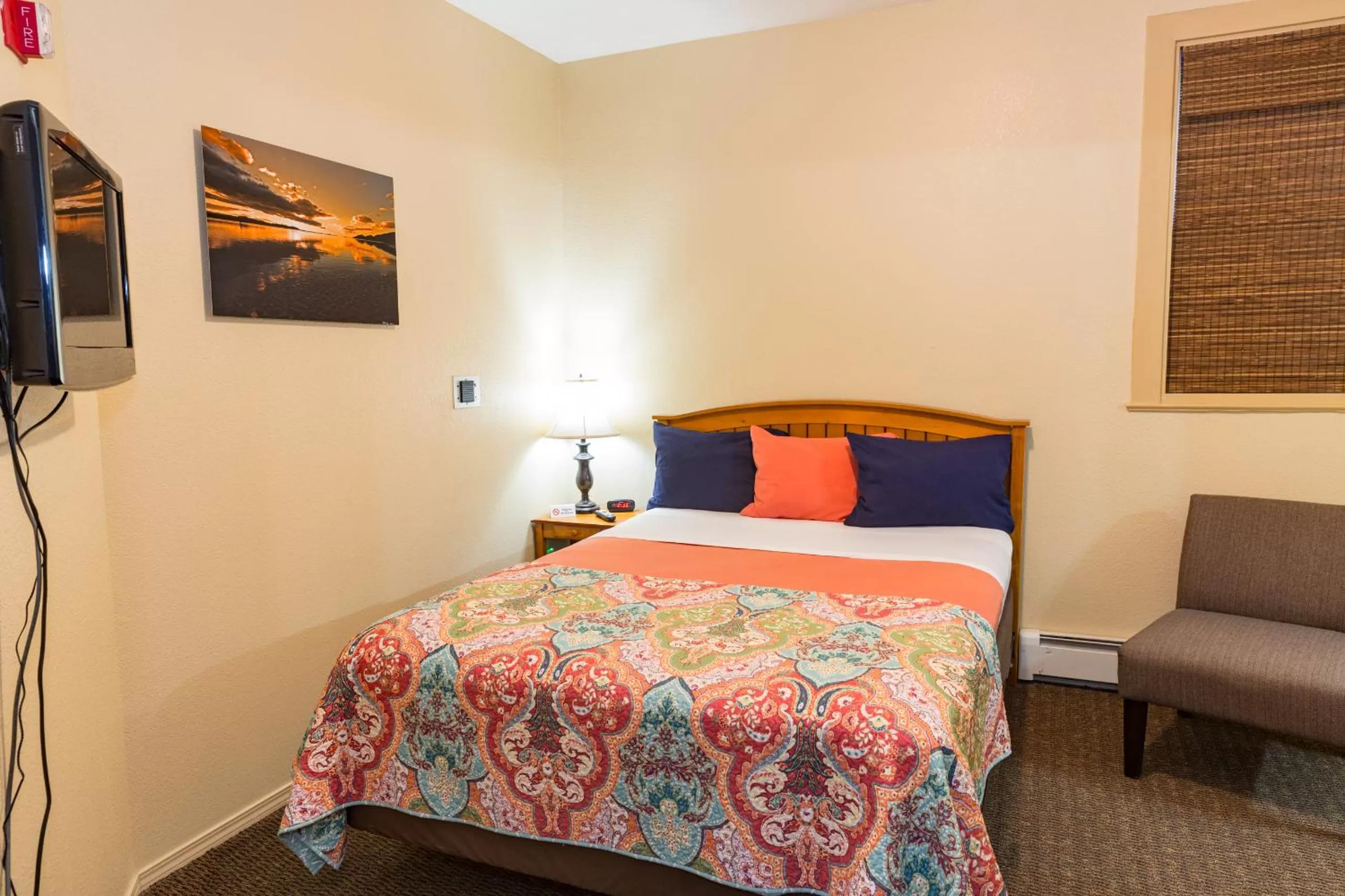 Bed in Hotel Cathlamet