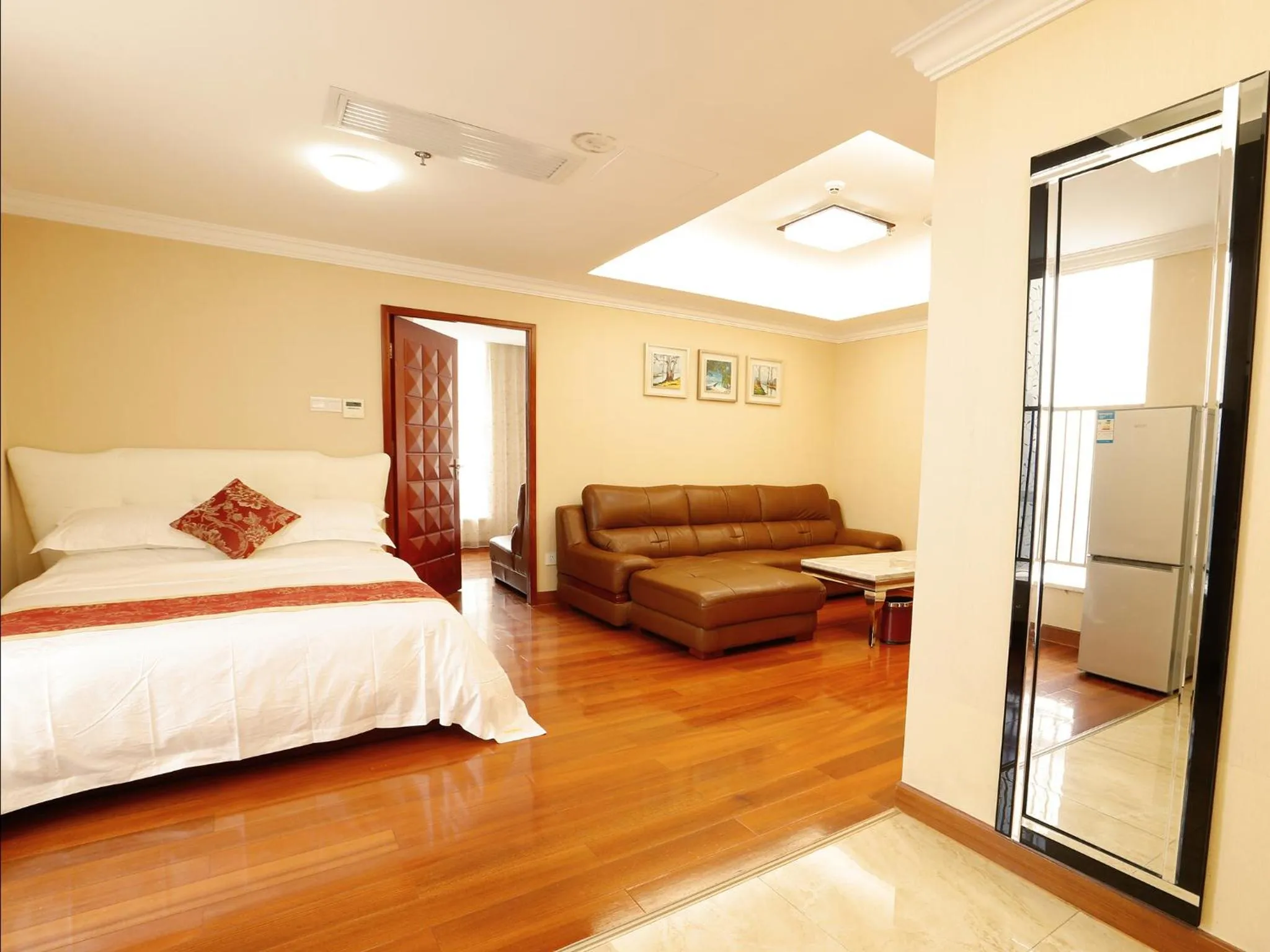 Living room, Bed in Guangzhou Pengman Apartment Zhengjia Huanshi Branch