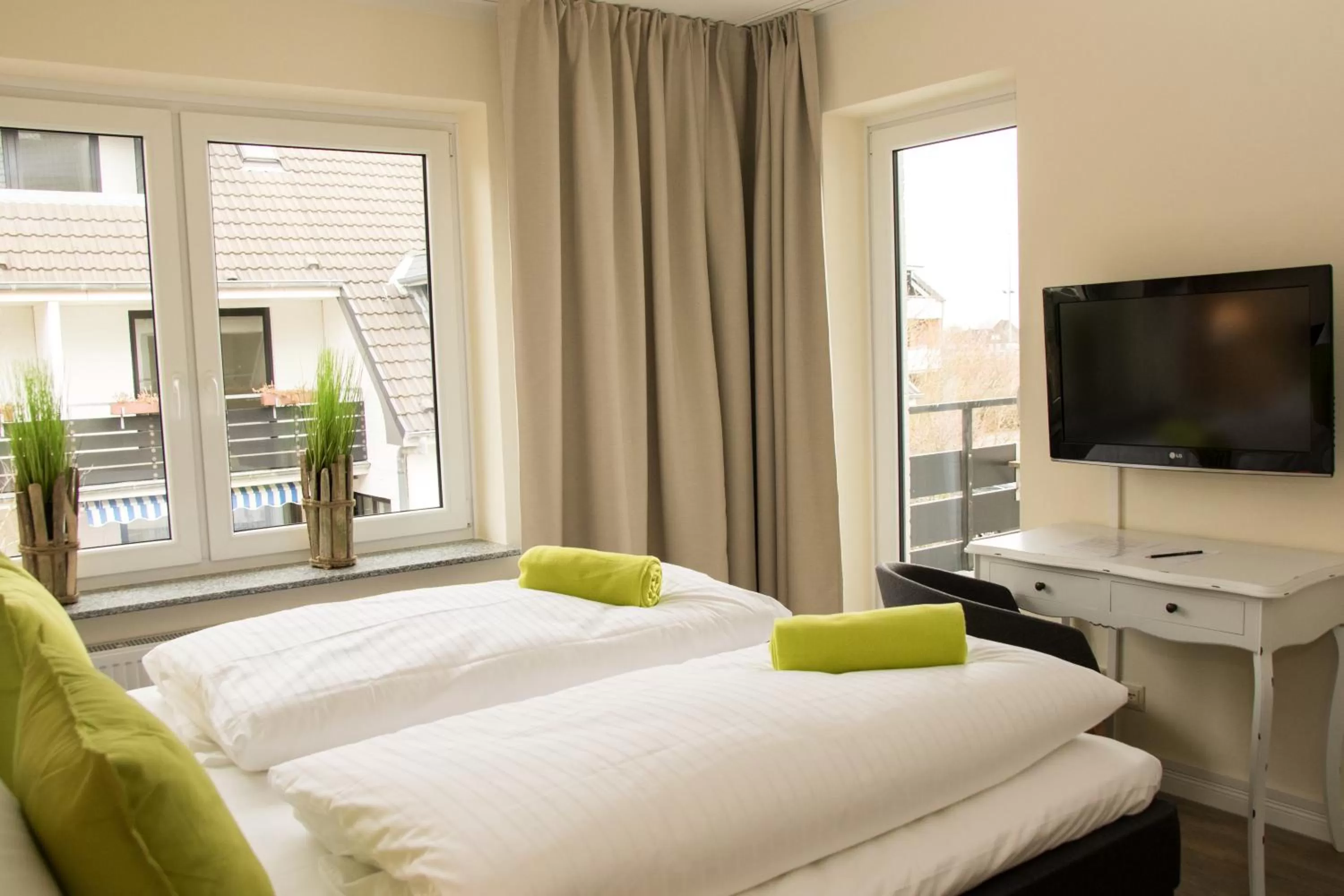 TV and multimedia, Bed in Das Frühstückshotel Büsum