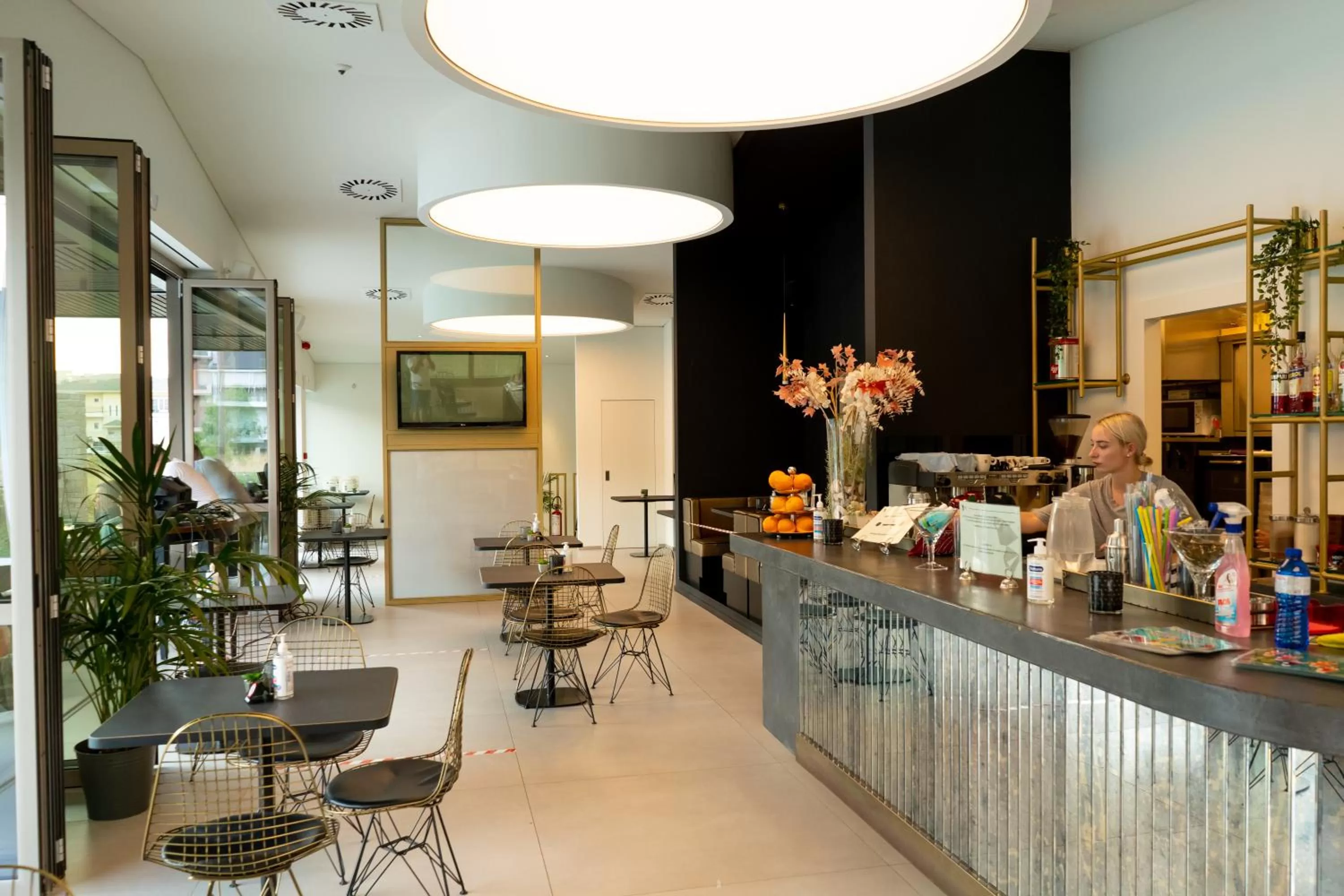 Lounge or bar in Ellopia Point Hotel