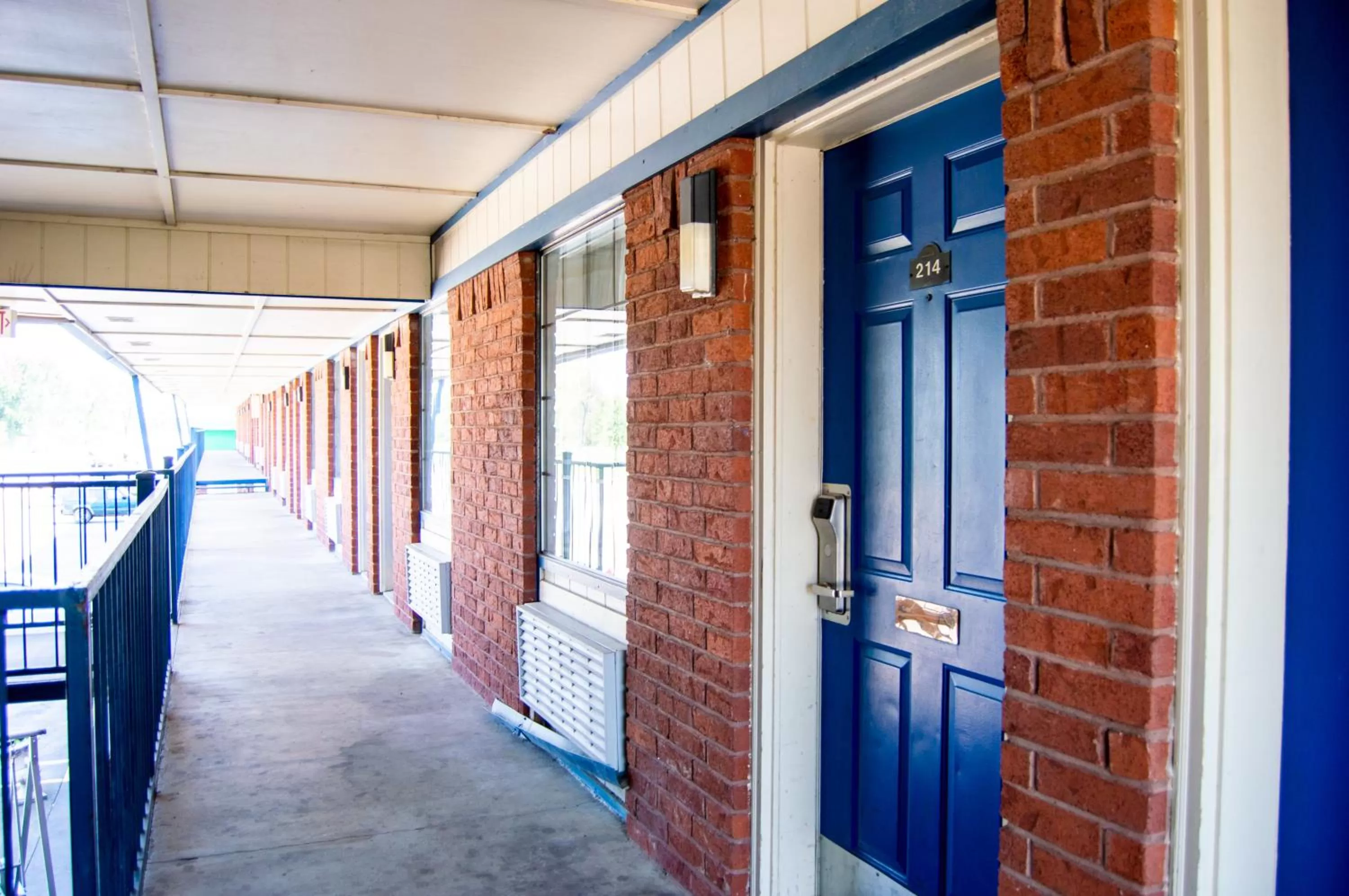 Blue Jay Inn & Suites