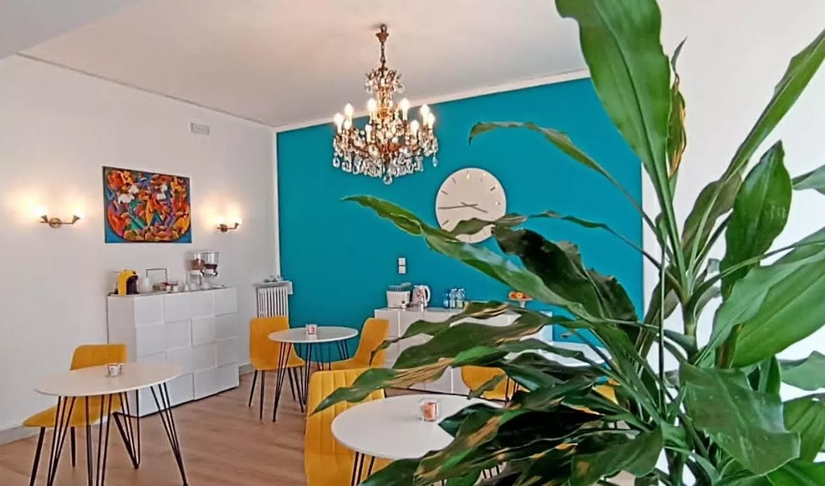 Restaurant/places to eat in B&B Be Home