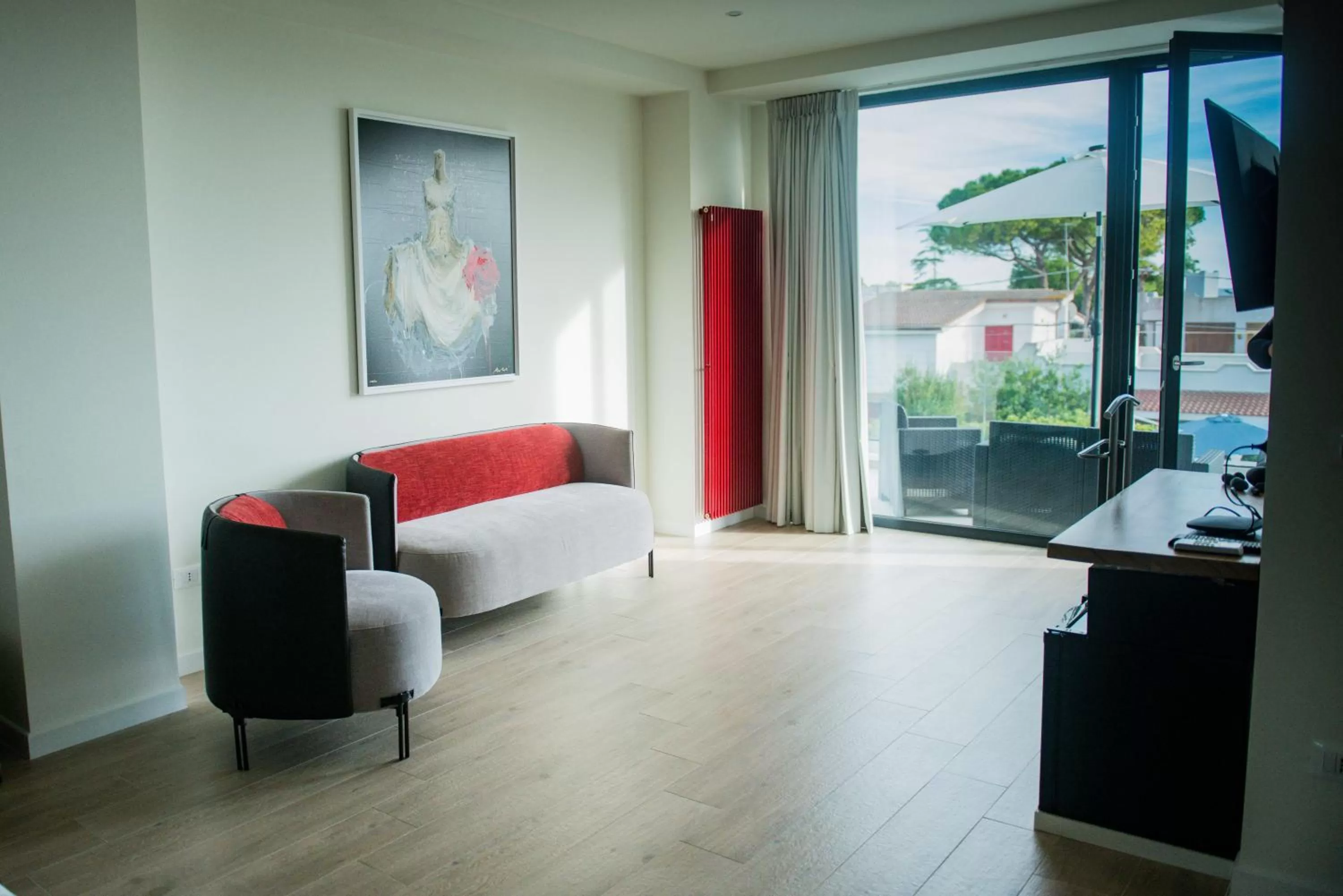 Photo of the whole room, Seating Area in Divina Perla