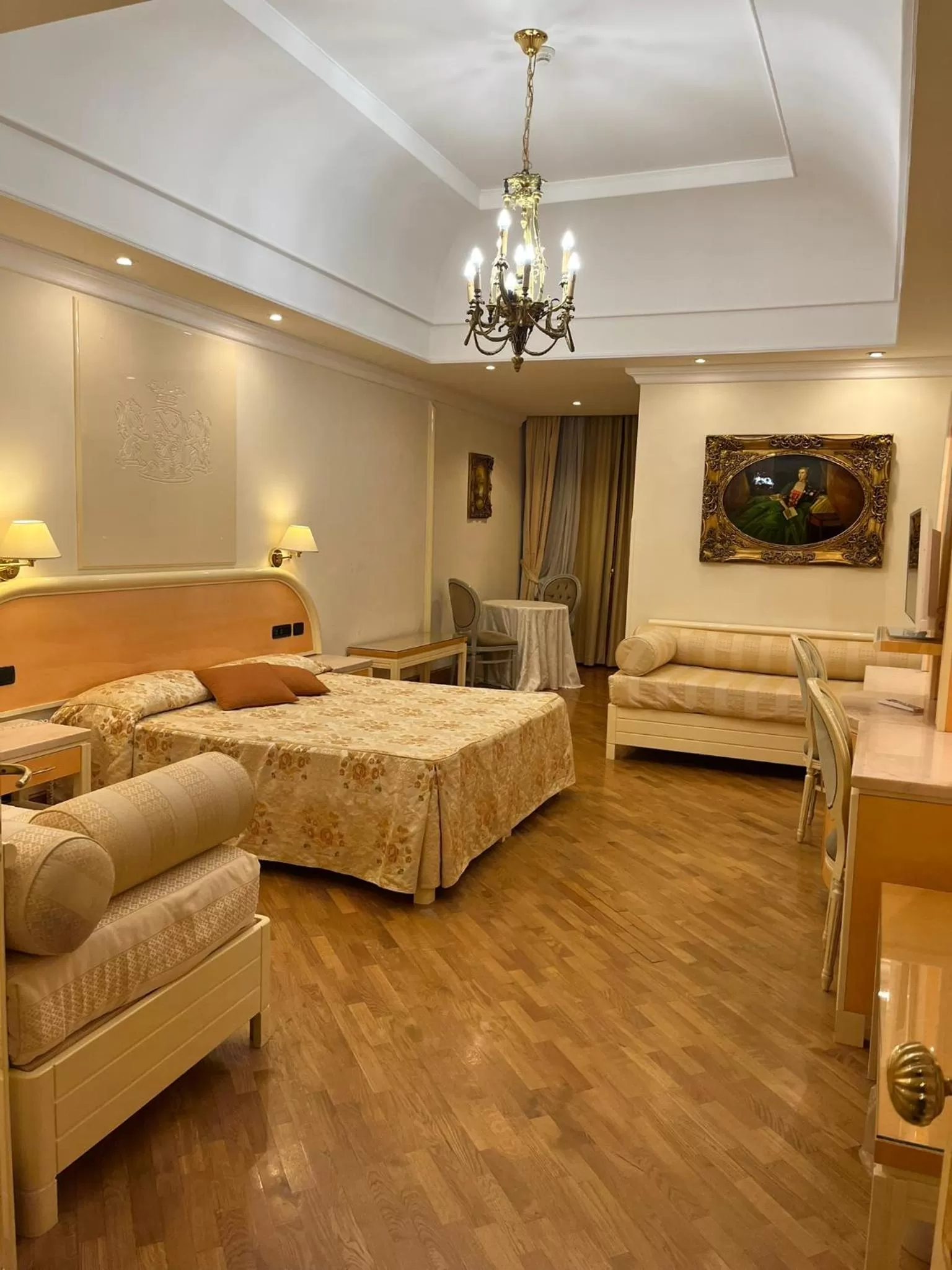 wedding, Bed in LH Hotel Domus Caesari